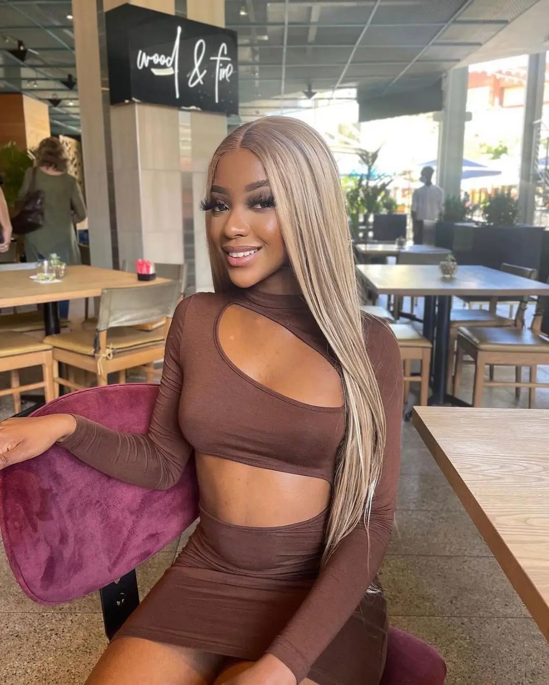 Long Straight Futura Fiber Colorful Wigs Cosplay Natural Hairline Synthetic Hair for Women High Temperature Fiber Wigs