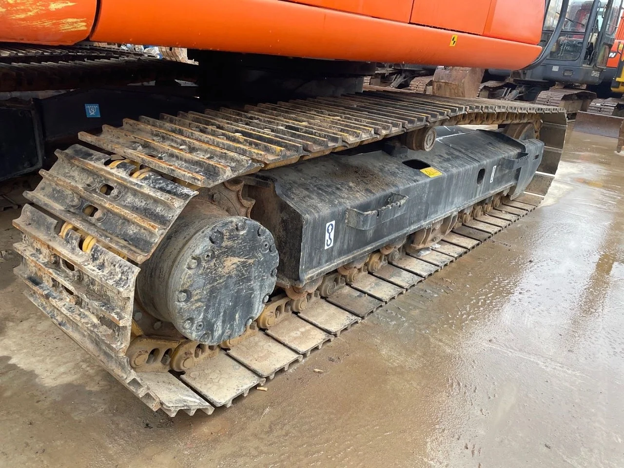 
12 ton used Hitachi ZAX120 excavator is on sale at a low price 