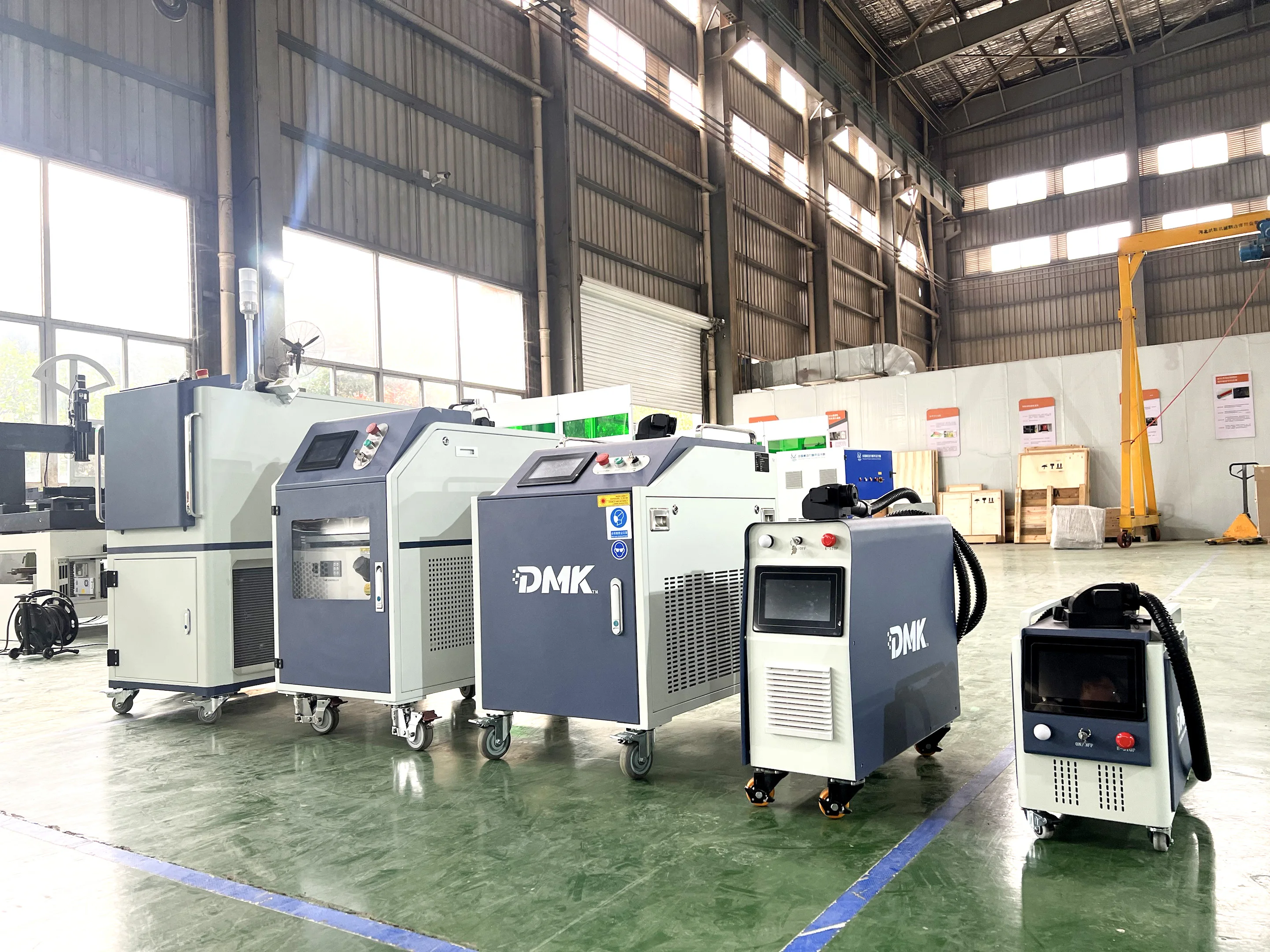 New DMK 200W 300W 500W 1000W MOPA Pulse Fiber Laser Cleaner Laser Cleaning Machine for Rust Paint