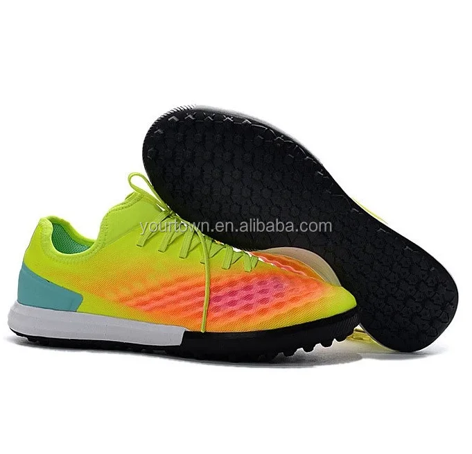 
2020 indoor vietnam factory new soccer shoes, football boots soccer shoes, cr7 wholesale soccer cleats shoes 