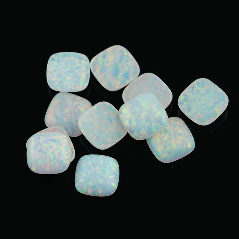 Синтетический Опал OP17 с белоснежной подушкой кабошон белый опал