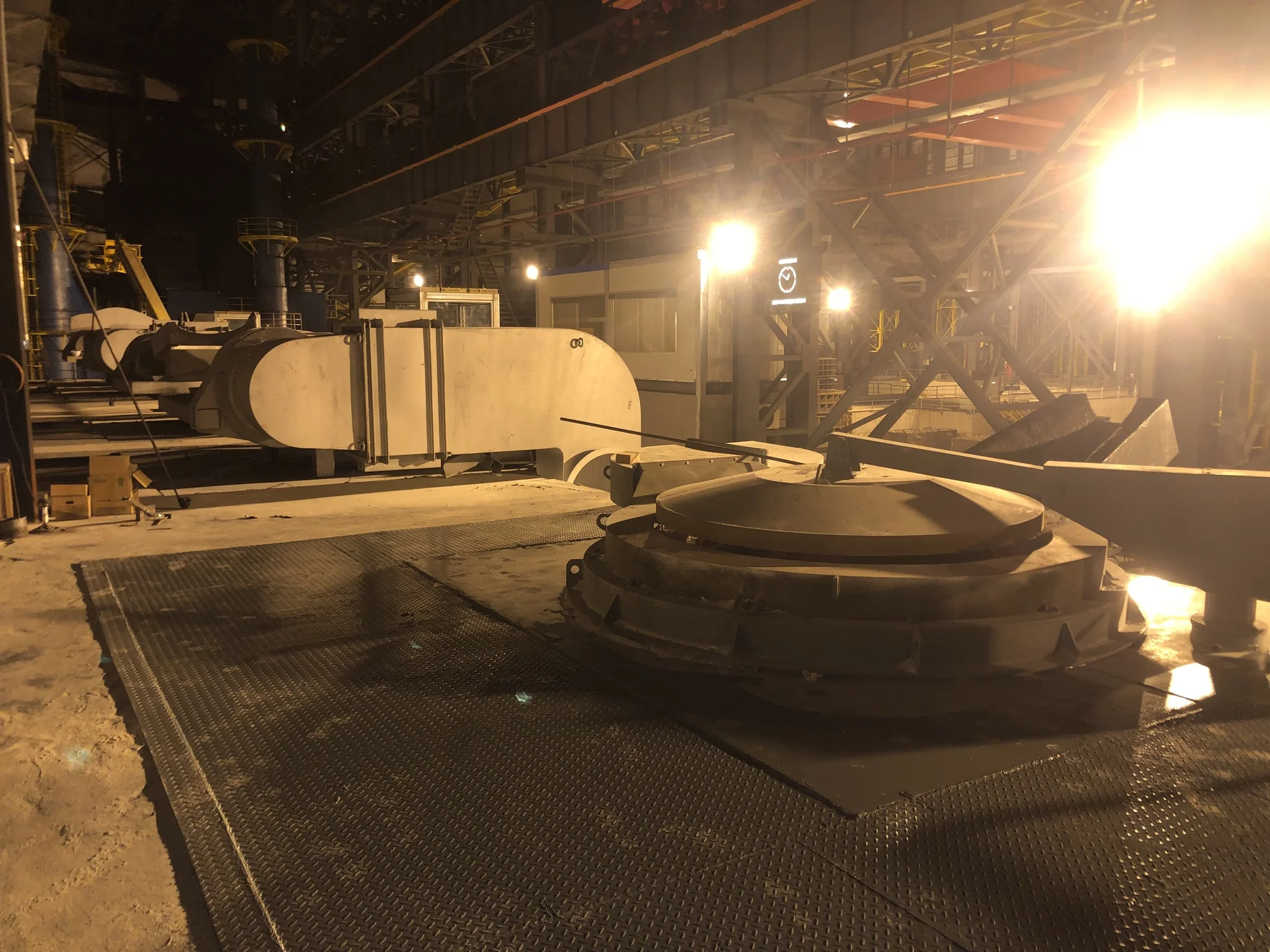 SHENGUANG Factory Direct Aluminum Melting Furnace Smelt Machine Furnace For Recycling Line Of Aluminum Scrap Tilt Induct Furnace