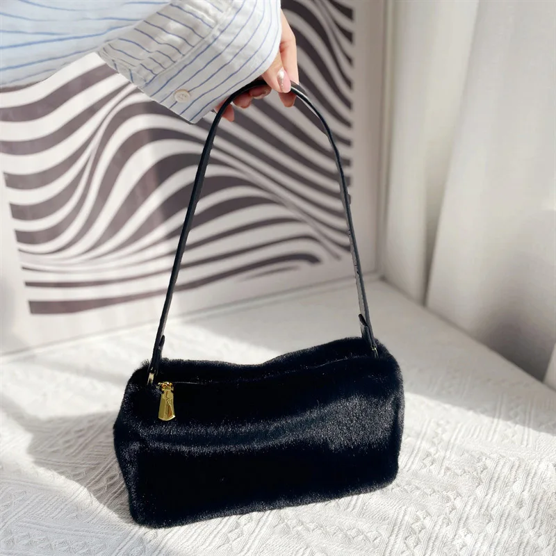 2024 Autumn/Winter New Underarm Bag Method Stick Plush OL Style Versatile Banquet Artificial Fur Handbag Shoulder Bag