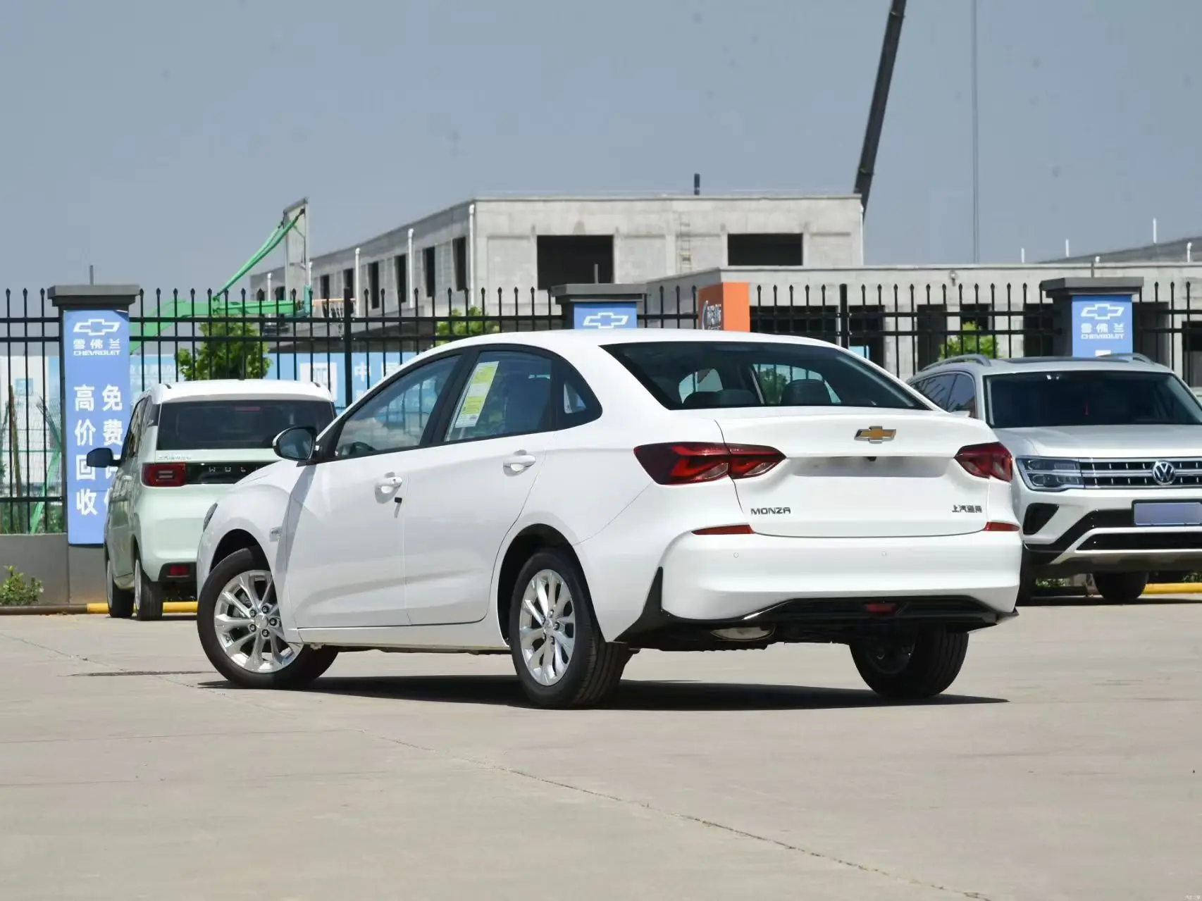 Chevrolet Cruze 1 5 e-Quinox гибридная темная внутренняя задняя камера FWD газ Евро VI кожа новое состояние б/у Monza Orlando