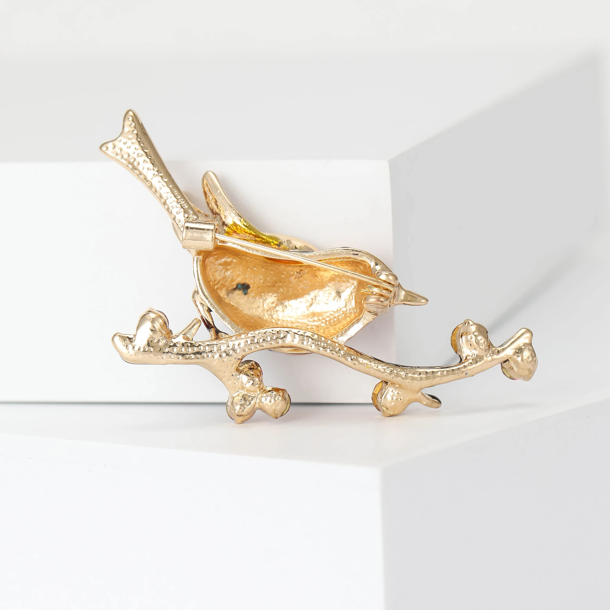 Beaut&Berry Luxurious and High-end Bird Brooches for Women Antique Animal Pin Office Party Casual Accessory Gift