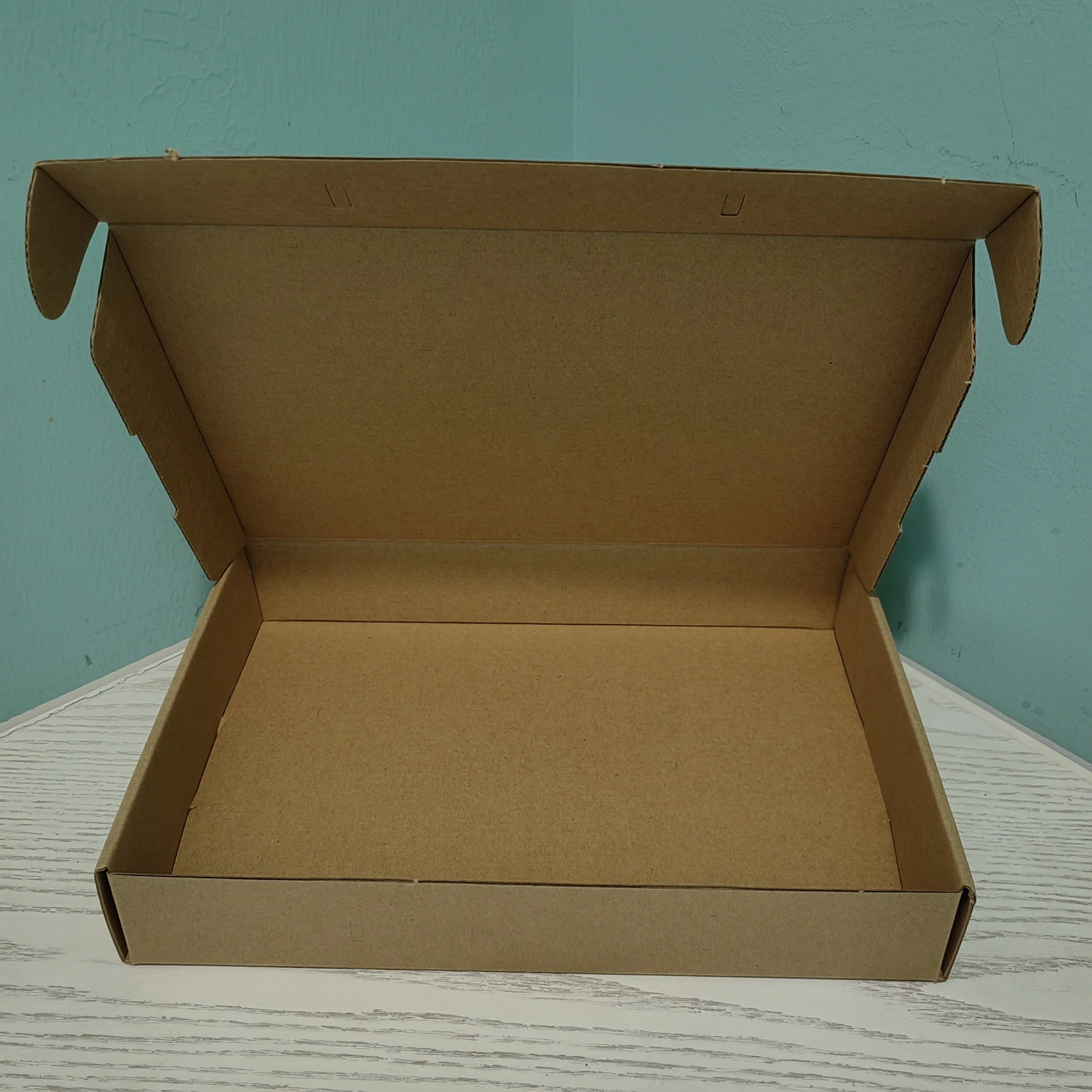 Ready to Ship Strong Plain Brown/Black/Red/Blue Corrugated Cardboard Mailer Packaging Box without Printing