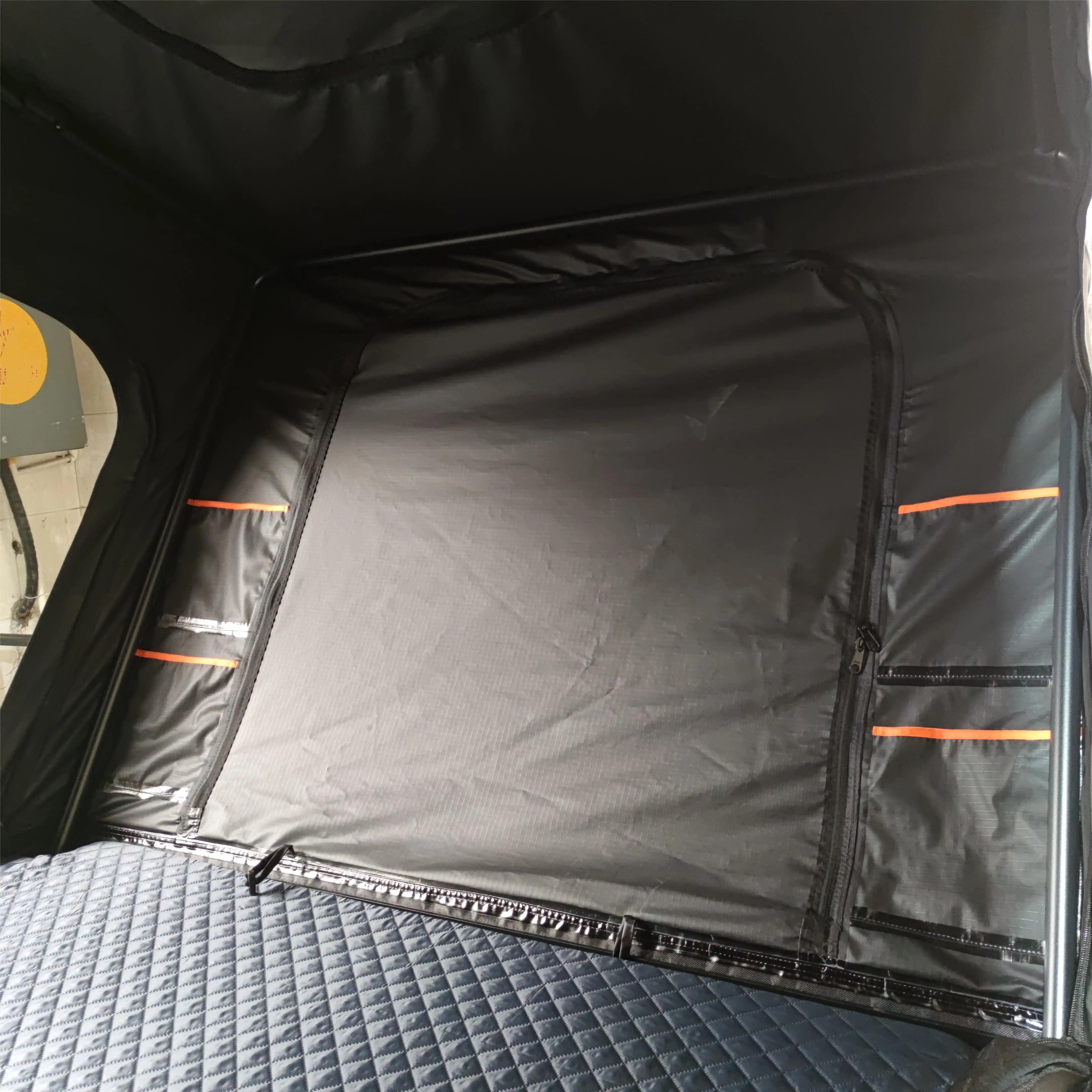 OEM Outdoor 1-3 Person Polycotton Waterproof 4x4 Off-road Travelling Foldable Car Truck Camping Soft Shell Roof Top Tent