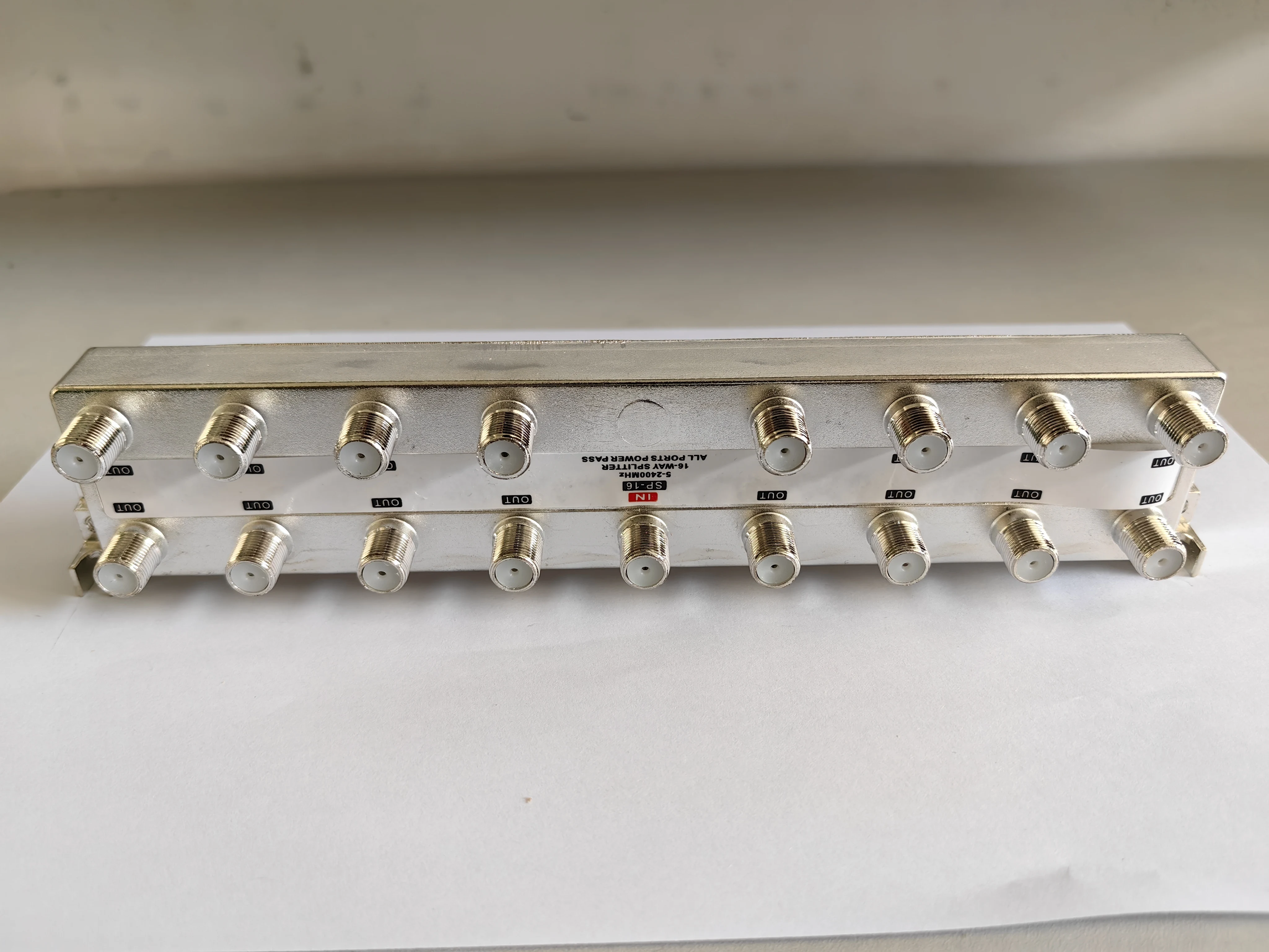 Highfly Professional 16 Ways CATV All Ports Power Parts 950-2150MHz Splitter