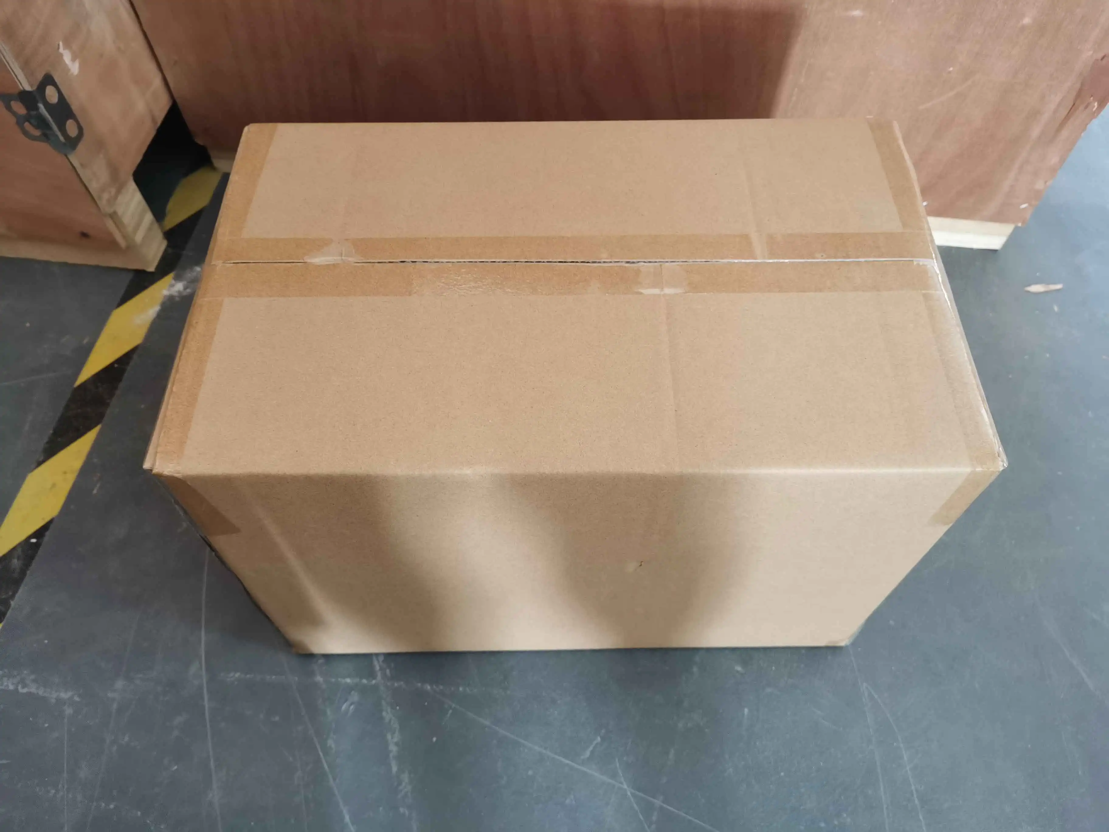  ZONESUN ZS-50P ручная машина для нанесения этикеток на круглые бутылки с минеральной водой