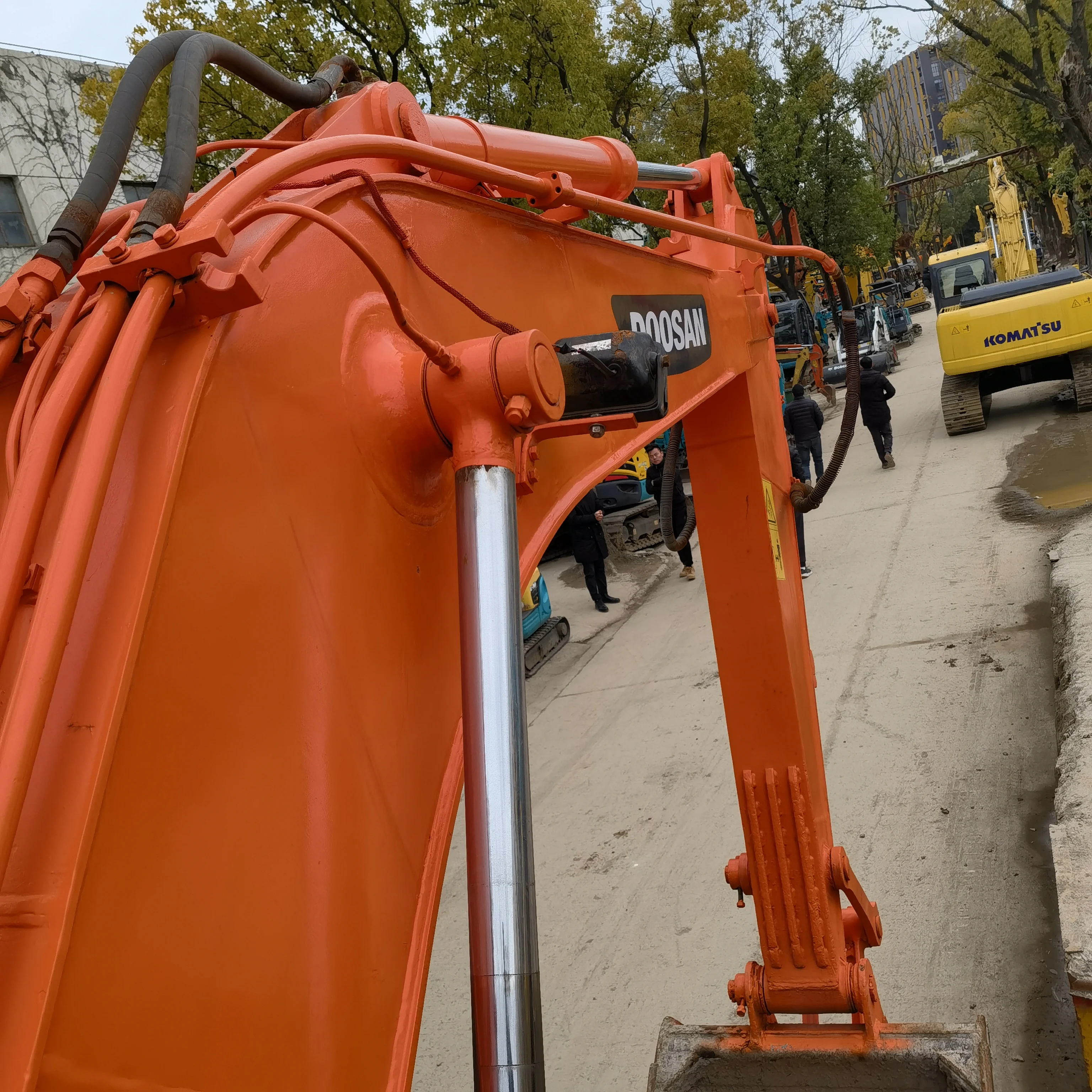 Original Used Wheel Excavator Doosan Dx150 dh150 Doosan DX75 Dx150 DX215 for sale in good condition in Shanghai