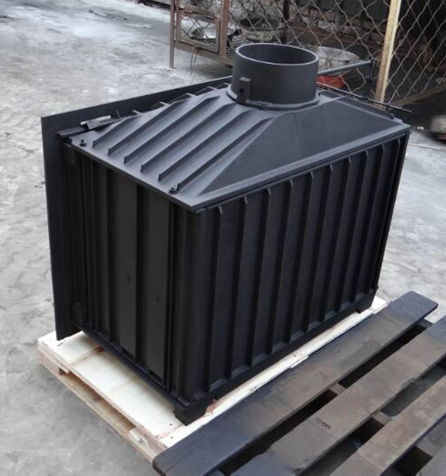 Wood Burning Fireplace Insert (BSC327) Factory Direct Selling Cast Iron Black Metal Living Room Graphic Design Indoor European