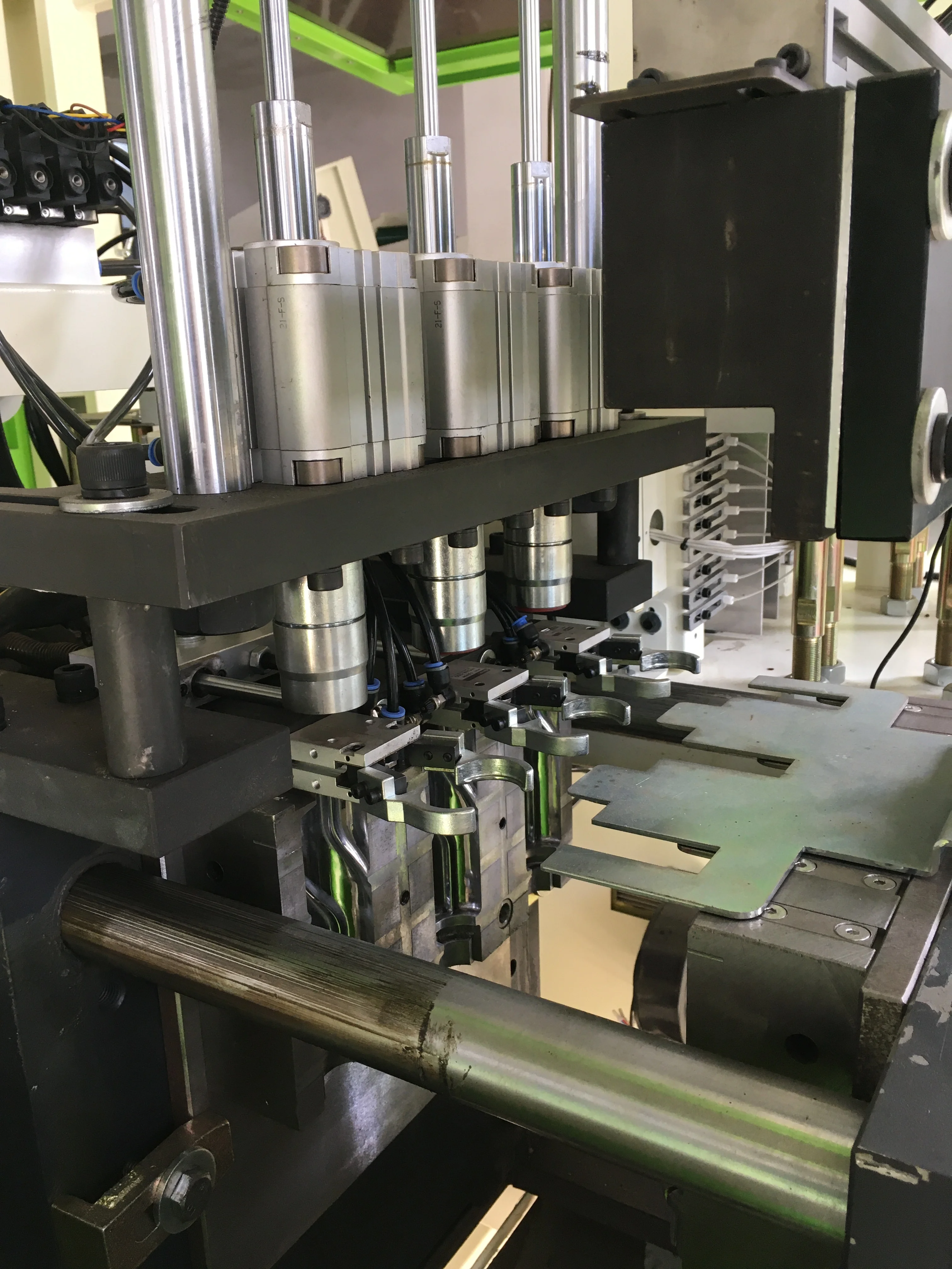 Small Output Plastic Bottle Making Machine