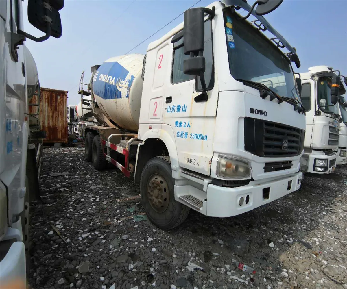 
Sinotruk howo 12m3 mixer truck used condition howo 12cbm cement mixer truck sale 