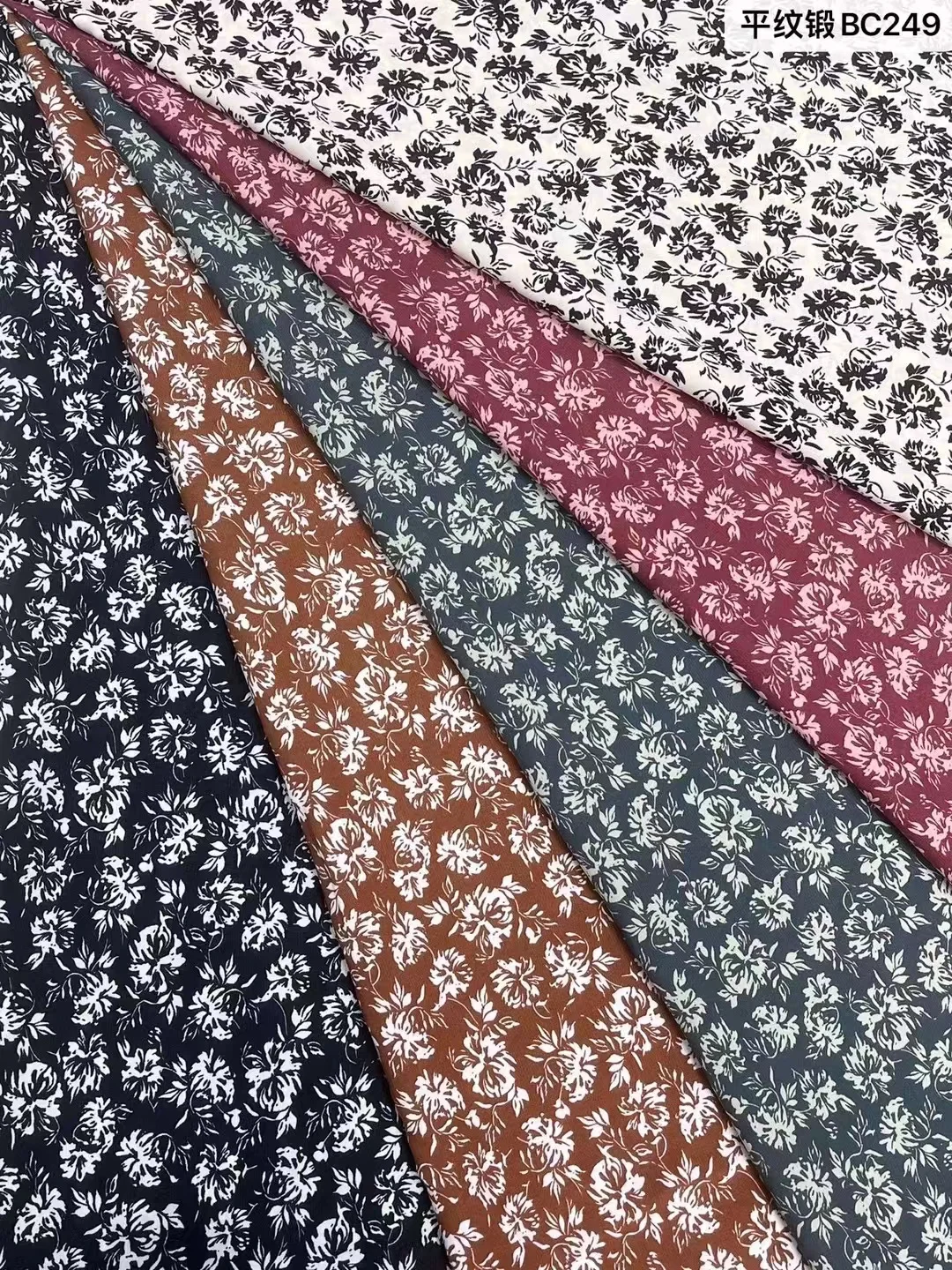 Wholesale Custom 100% Printed Viscose Rayon Fabric,Woven Technics Bright Color Digital Printed Rayon Fabric