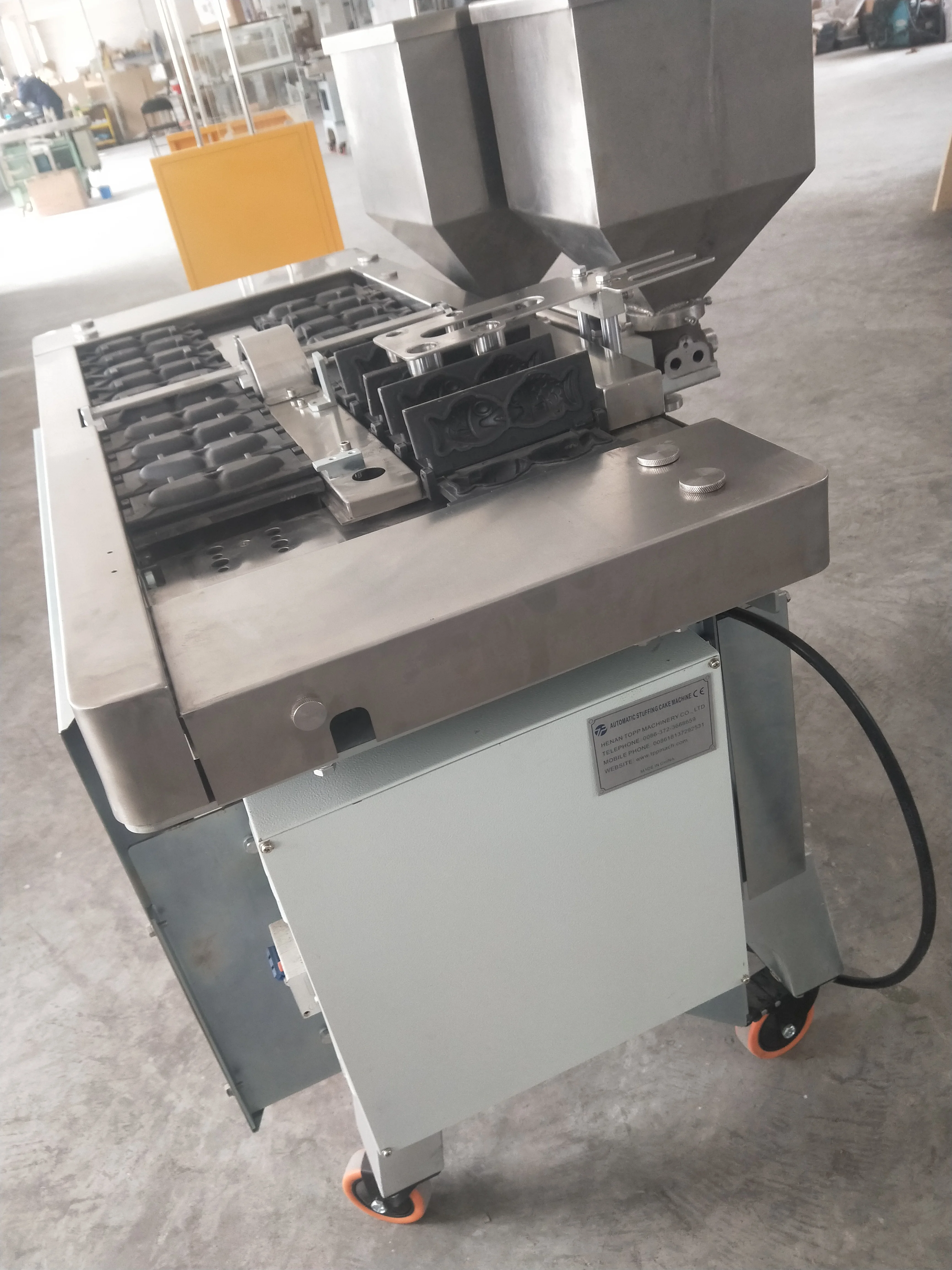 Low price manjoo cake sponge cake maker making machine fully automatic