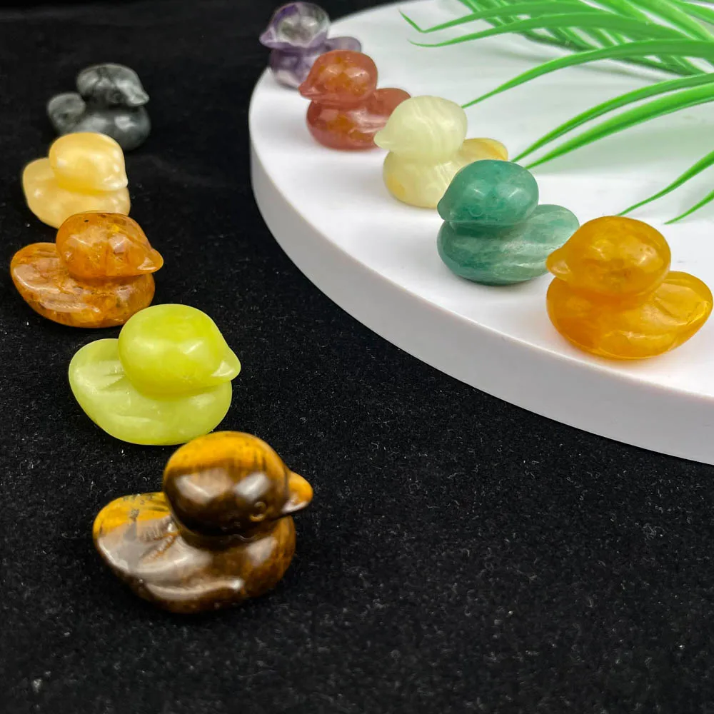 Wholesale Hand Carved About 3 cm Natural  Mini Mixed  Material Crystal Duck For Gift And Decoration