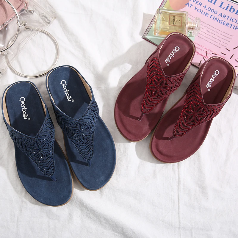 
New 2 Colors Women Fashion Shining Diamond Soft Sole Clip Toe Platform Sandals Casual Lightweight Comfy Beach Slippers Plus Size 