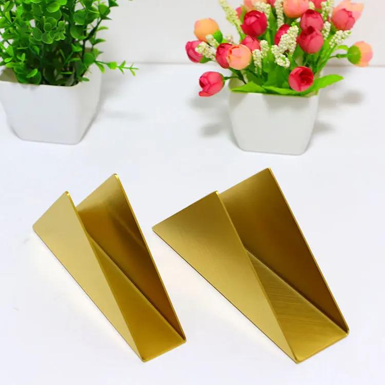 Gold Metal Napkin Holder Paper Towel Seat Clamp Metal Tissue Holder Stainless Steel Triangle Vertical Metal Napkin Holder