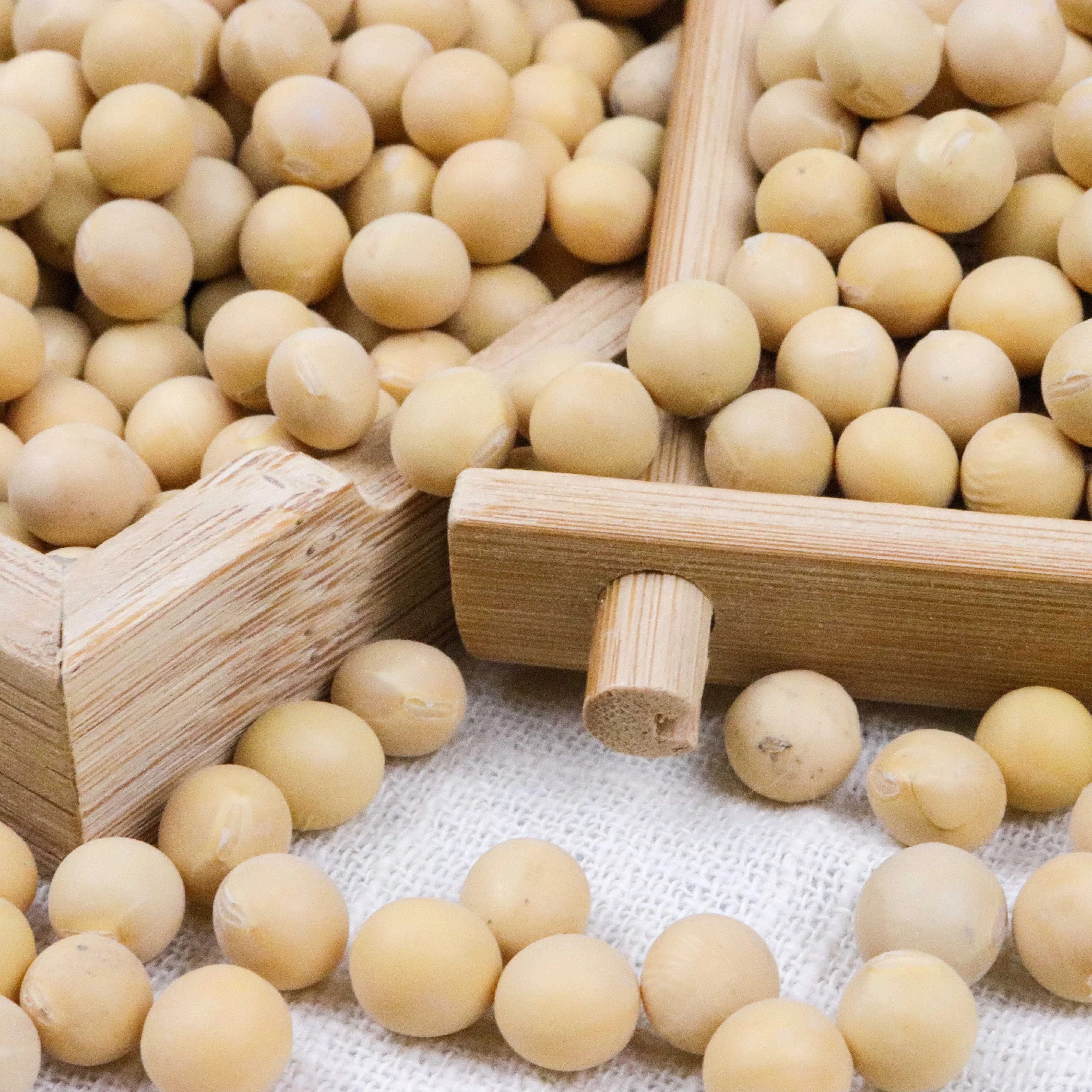 
Newest Crop Yellow Soybean Organic Soybean Non Gmo Soybean ECOCERT Certified Chinese High Protein Soya Bean 