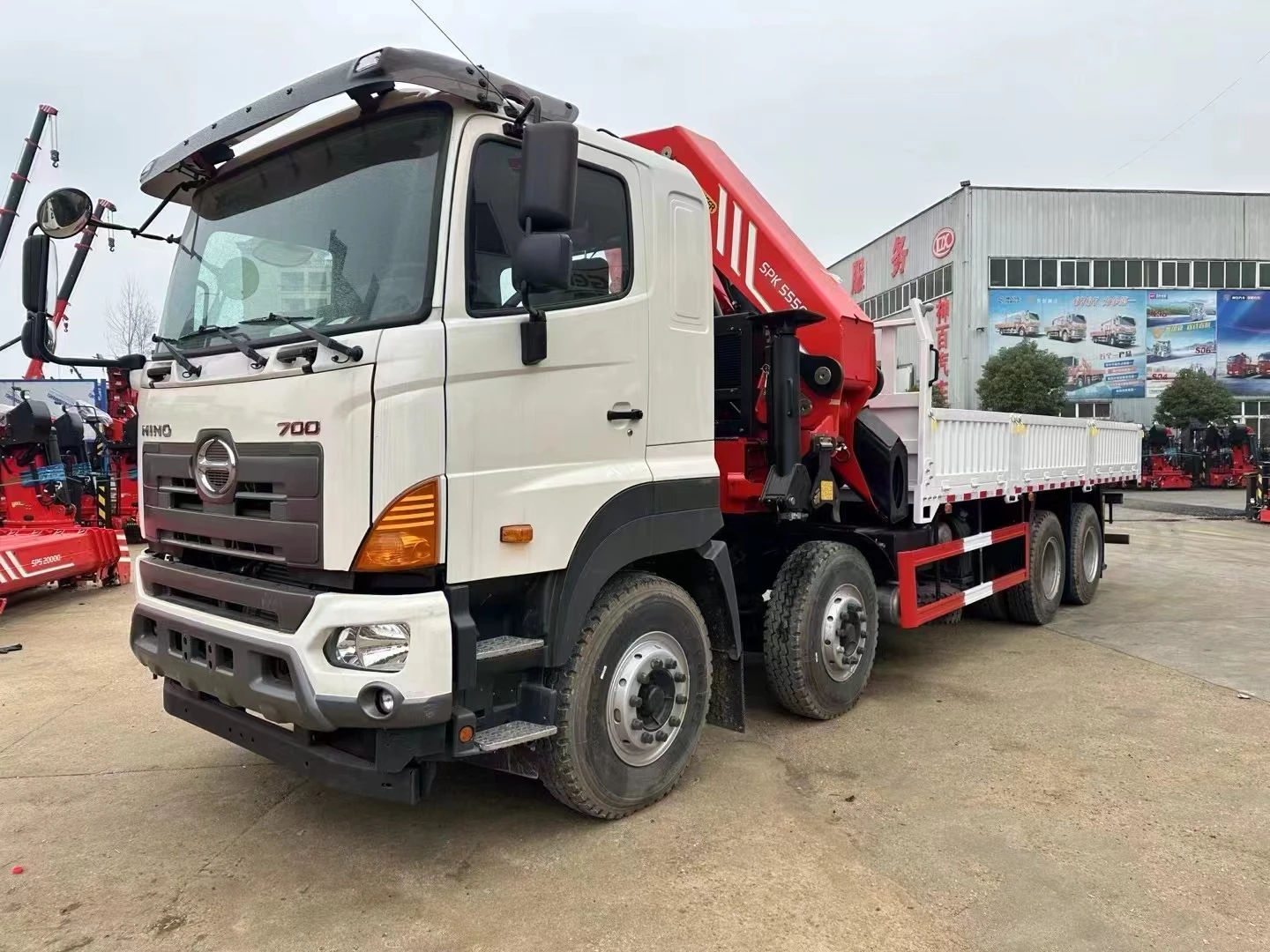 8x4 HINO brand  16 tons truck with Palfinger crane