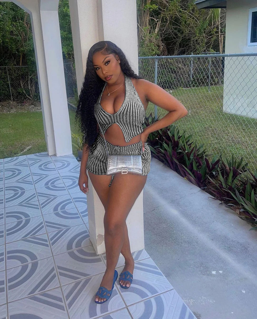 Peeqi TS1301 hot sale summer suit for women two piece shorts set new casual crop top shorts set plus size sporty tracksuit women