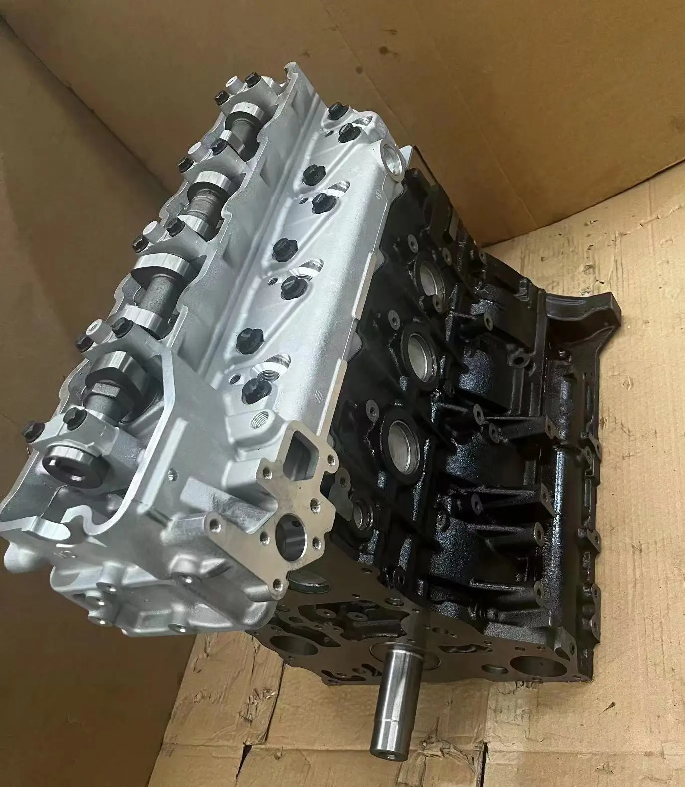 Newpars Remanufactured 2.8L Long Block 4M40 4M40T Engine for Mitsubishi Delica