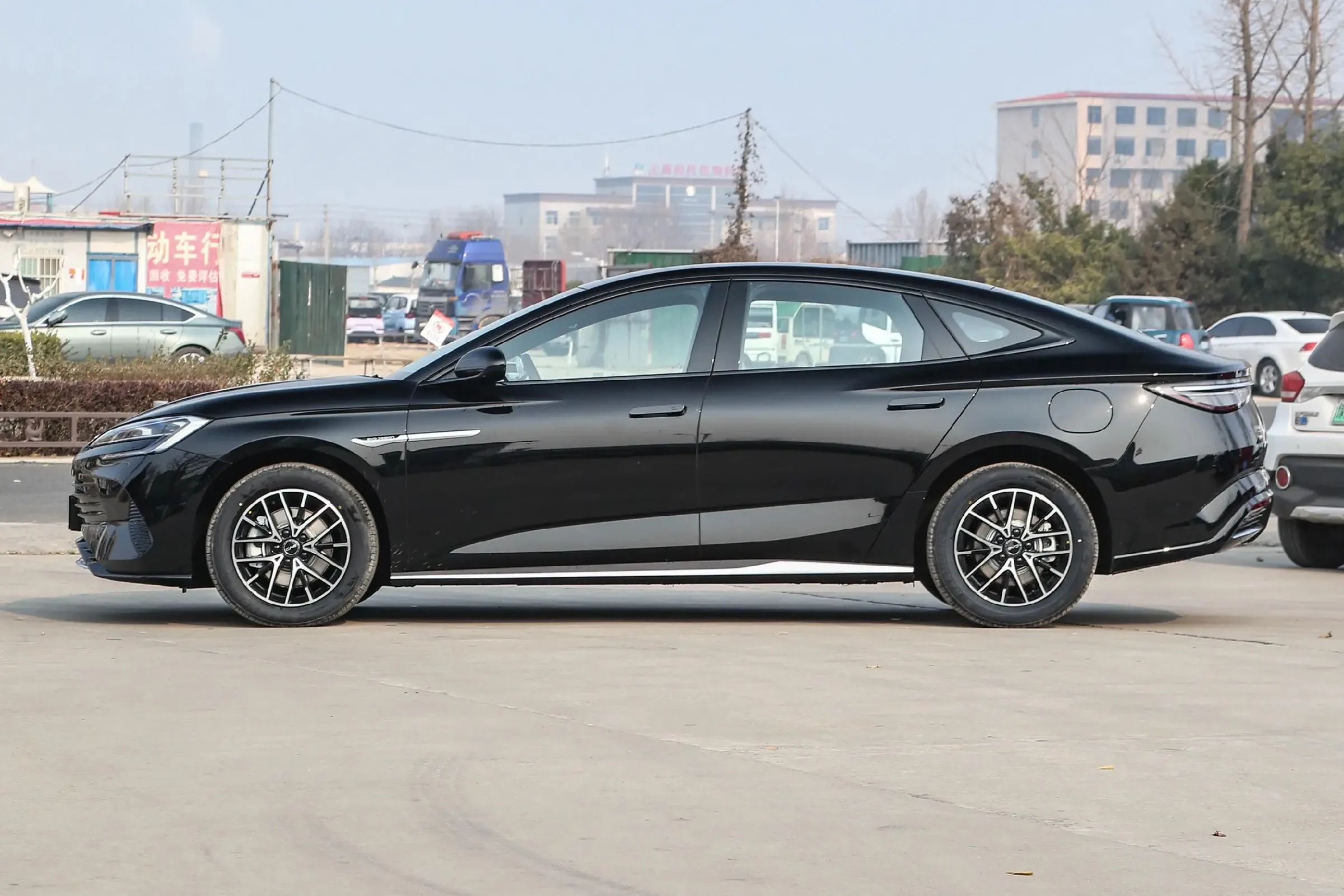Buy Factory Directly Sale 2024 Hybrid Cars Byd Seal DM-i 4 Door 5 Seater Sedan Electric Vehicles For Adults