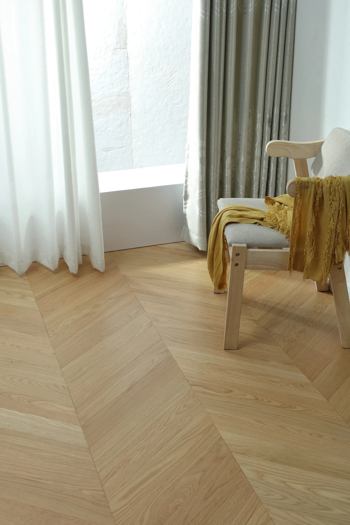 Natural oak wooden engineered flooring chevron floors for hotel villa multi layer fishbone timber floorings
