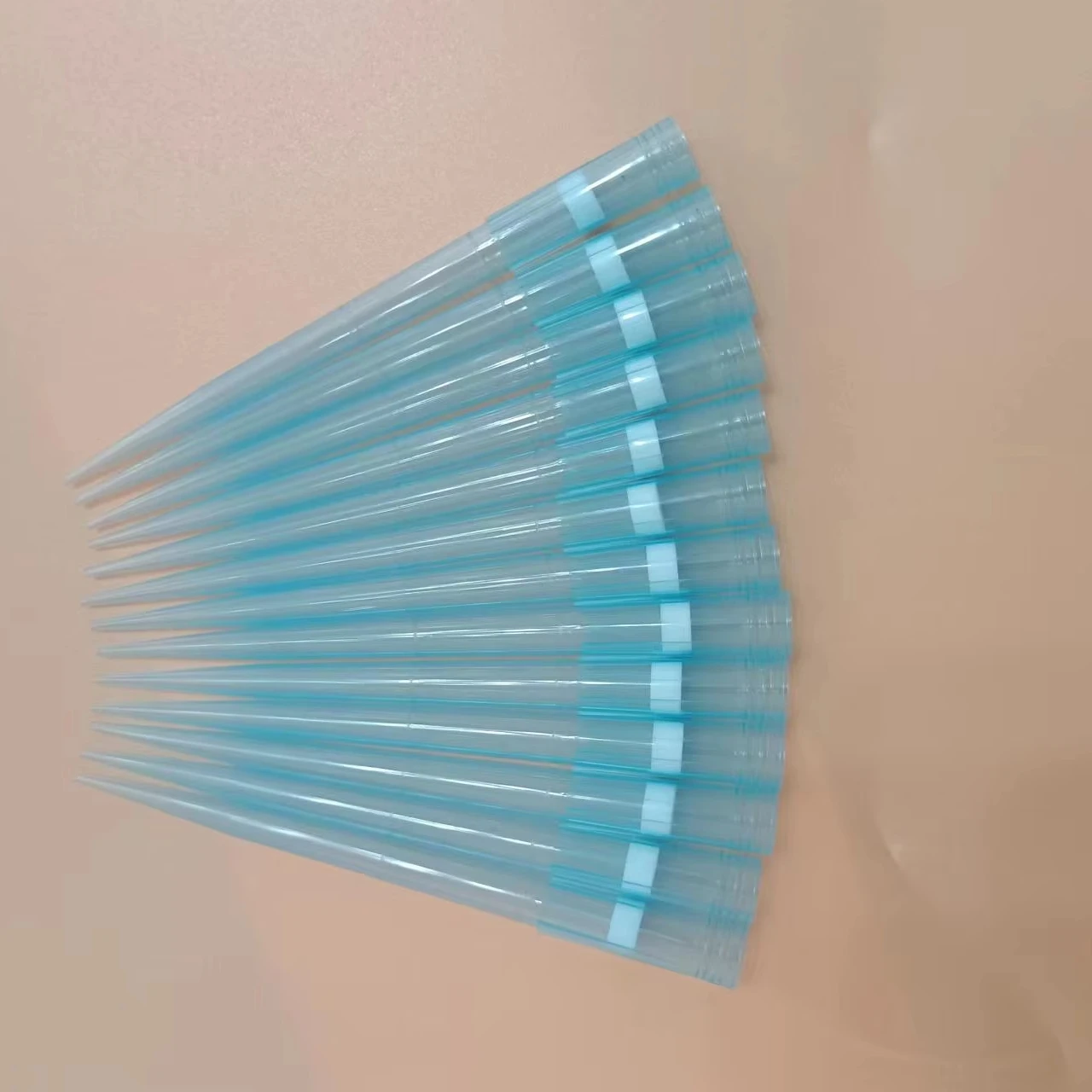 Factory Wholesale Customized Triangular Cone Type Micropipette Lab Consumable Universal Filter Pipette Tip