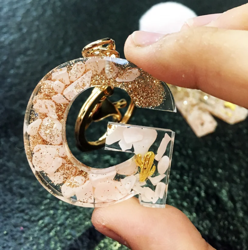 Креативный брелок для ключей из розовой ракушки и золотой фольги, 26 звезд, натуральный камень, смола, акриловый прозрачный автомобильный брелок, подвеска для сумки