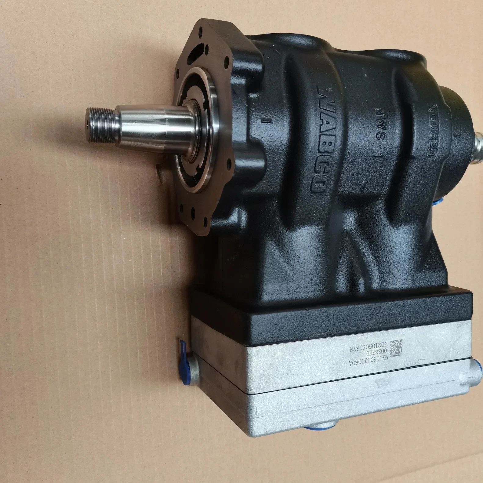 Sinotruk Truck Engine Part Vg1560130080 Air Compressor Vg1560130080a Howo Truck Engine Part Air Compressor