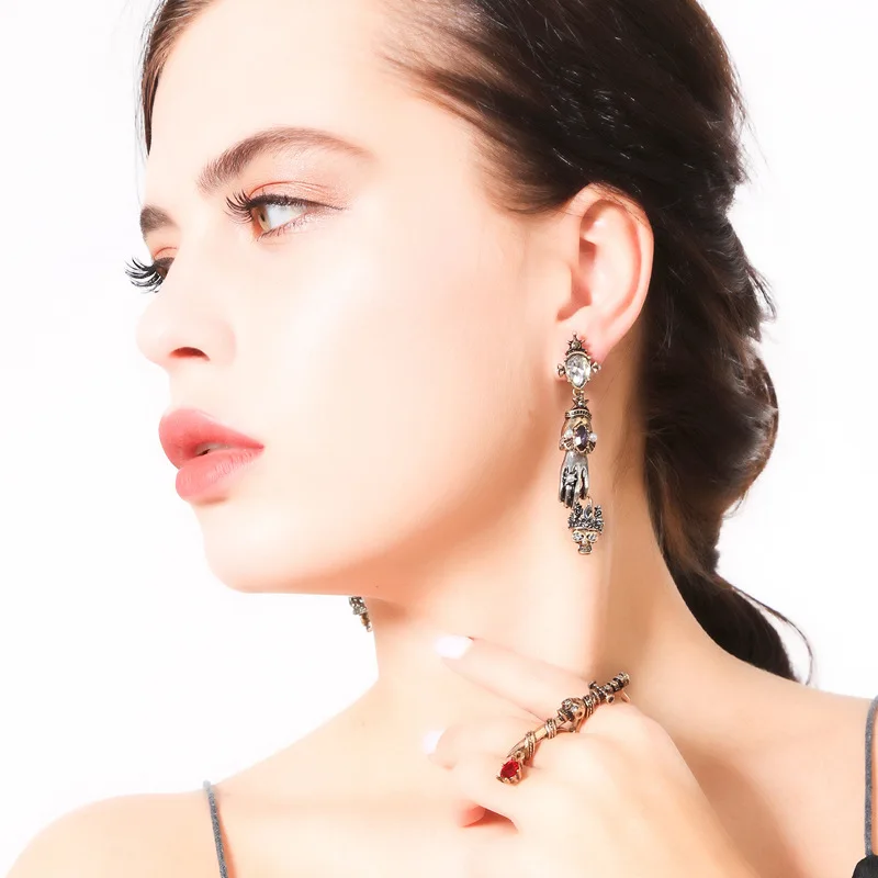 Retro Stud Earrings Female Gothic Skull Crown Personality Wild Hand Earrings