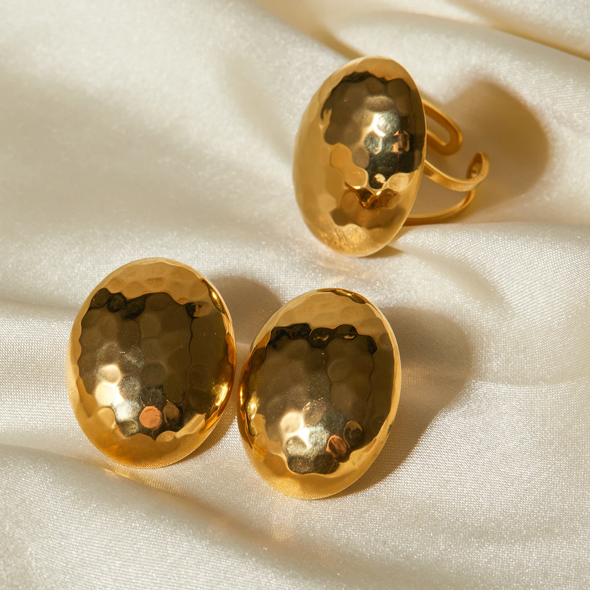J&D Luxury Dainty 18K Gold Plated Hoop Earrings Stainless Steel Hammered Chunky Oval Earrings Ring Sets