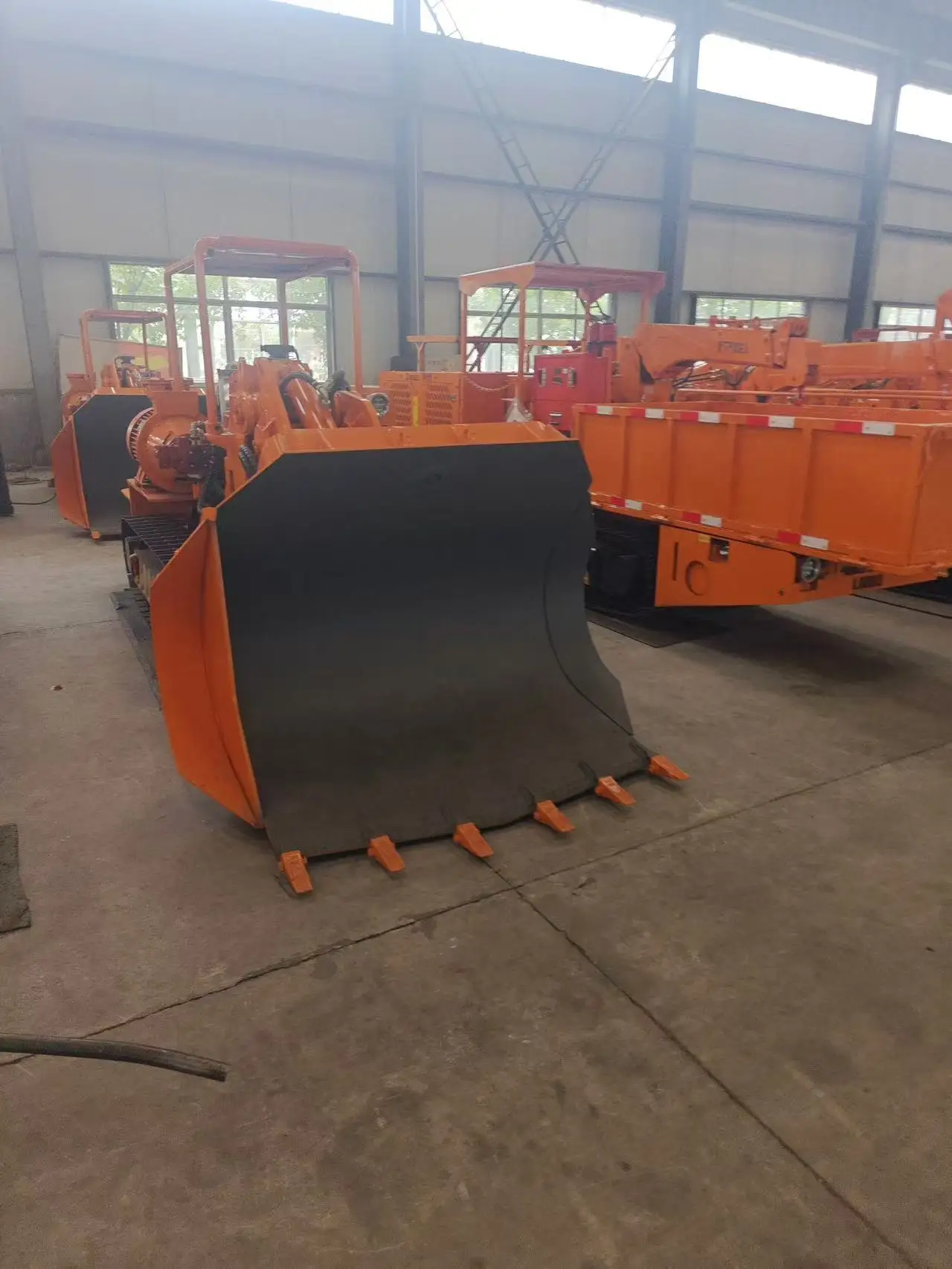 Fascinating Price Powerful Crawler Loader Side Dump Rock Loader Crawler Side Dump Loader