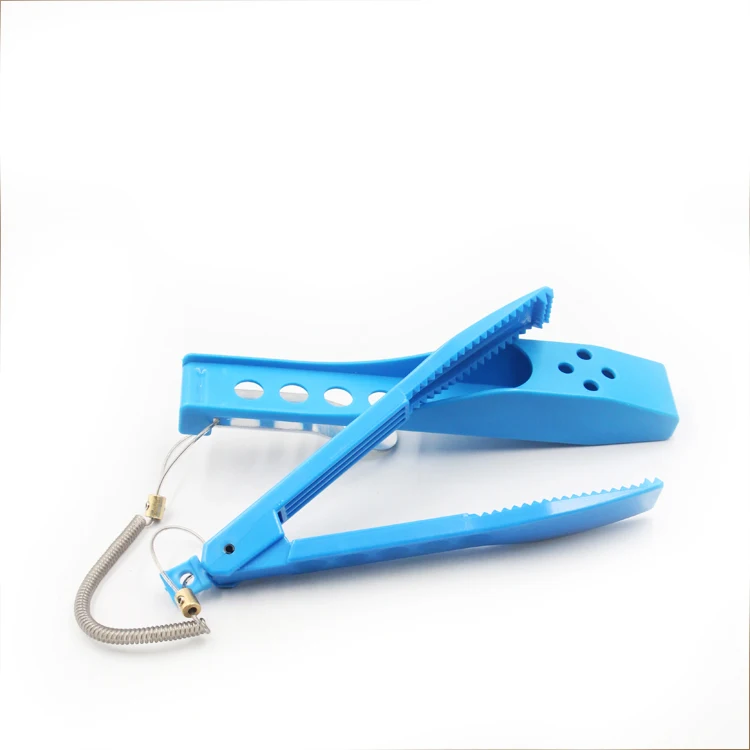 Plastic Fishing Pliers Gripper Hand Controller Fish Body Grip Clamp Gripper Grabber Tackle Tool Fishing Clip