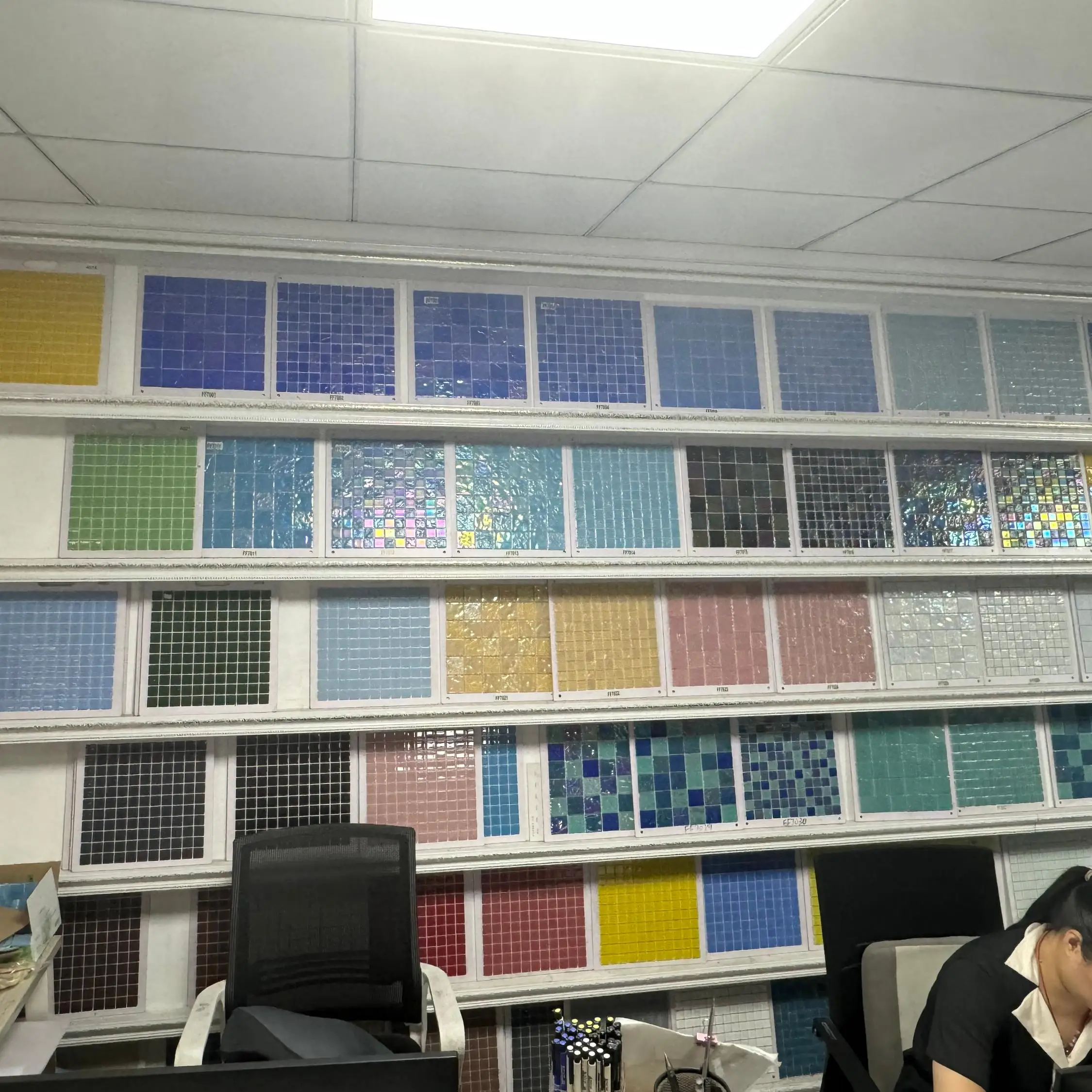 Gaoming Blue Iridescent Glass Mosaic Subway Tile for Outdoor Swimming Pool Wavy Design Porcelain Marble Stone Material