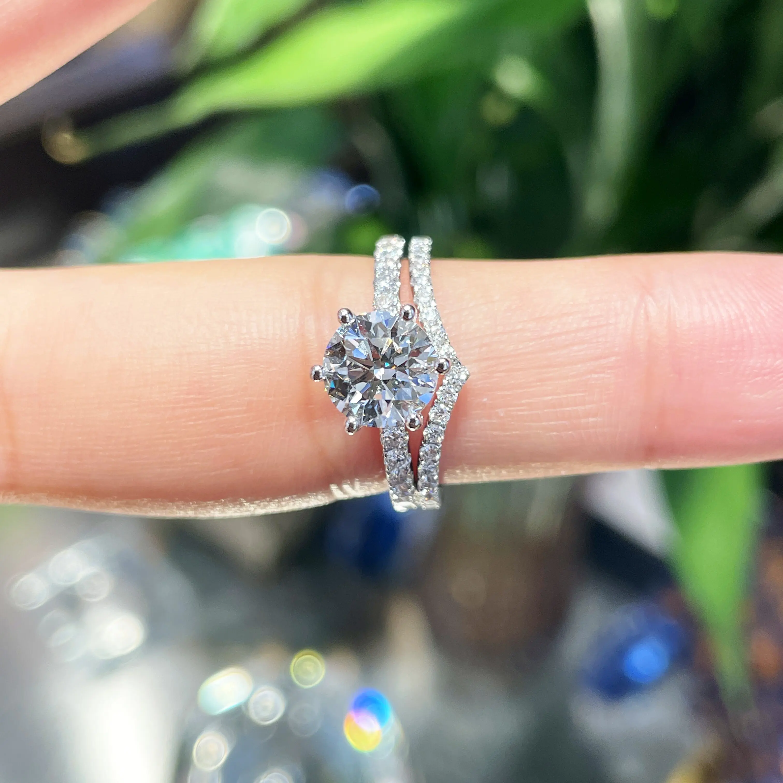 Бриллиантовое кольцо 18 карат 1.5ct