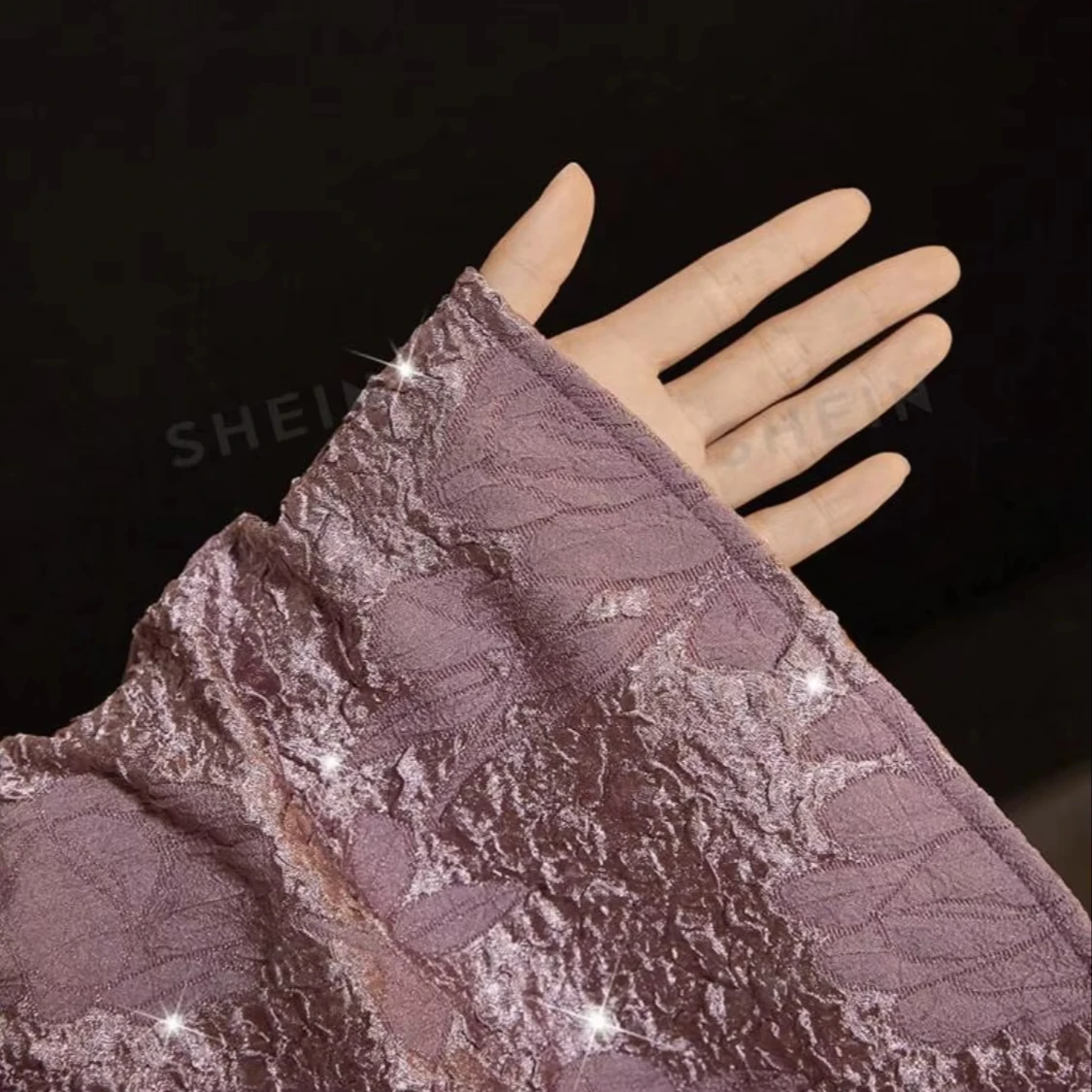 3D Textured Woven Weave Jacquard Fabric With Floral Raise Detailed Emboss Pattern For Making Children Wear Women Dress Clothing