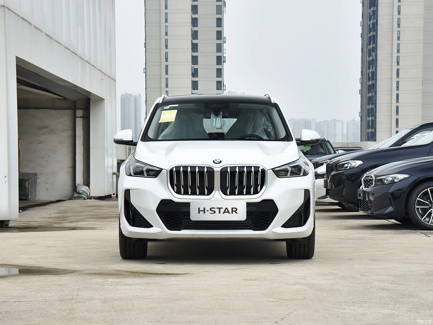 Лидер продаж подержанные автомобили внедорожник с низким пробегом хорошее состояние хорошая цена бензин Пятиместный B-M-W X1 2023 sDrive25Li м