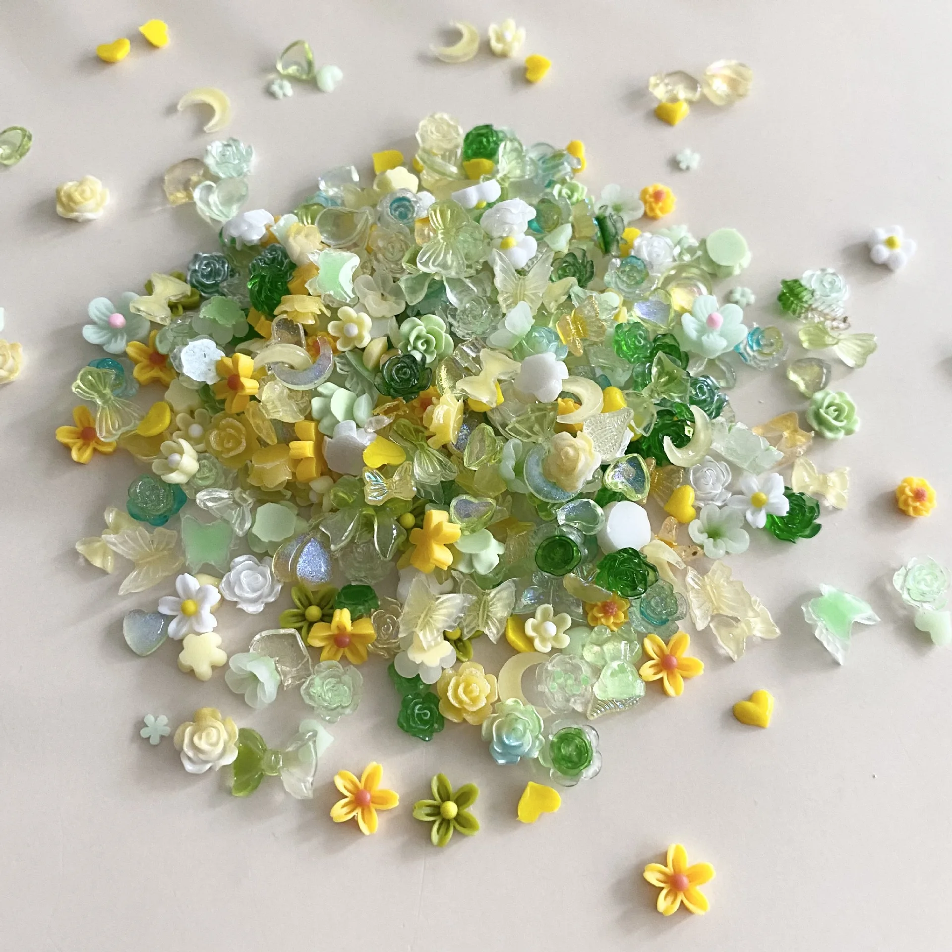 Nail Supplies Mixed Resin Nail Accessories Fashion Girls Love Butterfly Camellia Flower Nail Charms