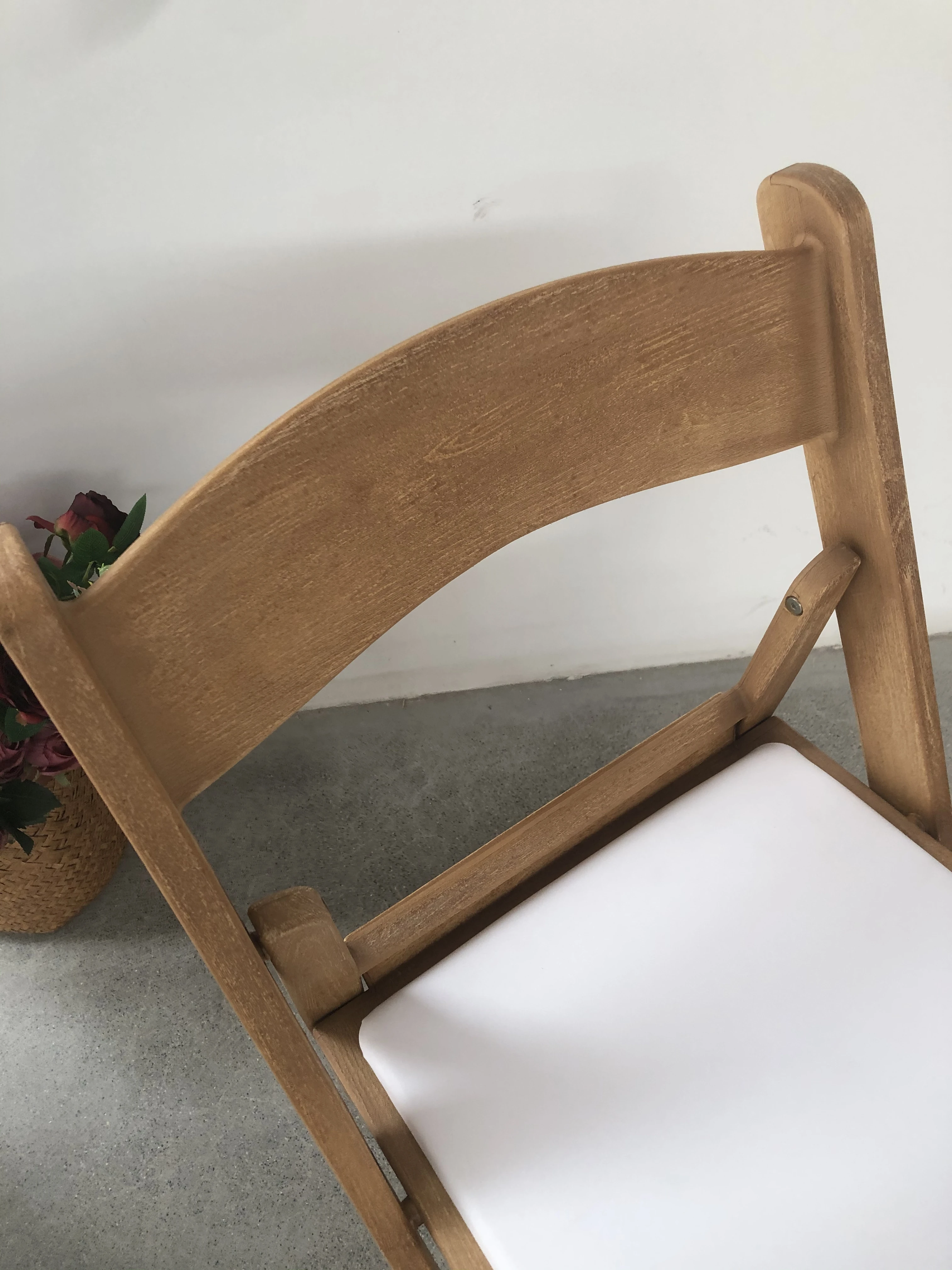 Wooden Similar Nature Color Folding Wedding Plastic Folding Chairs for Event Rental Garden