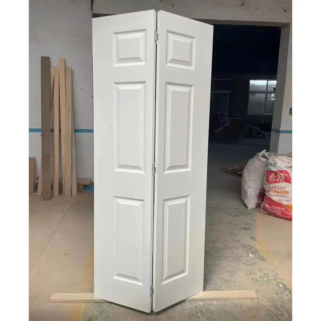 white primer louver  bifold doors