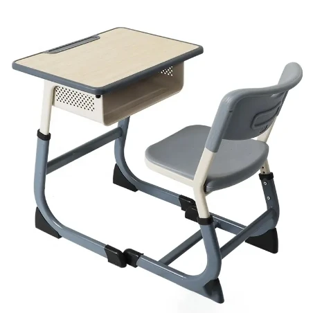 Утепленный письменный стол для детей