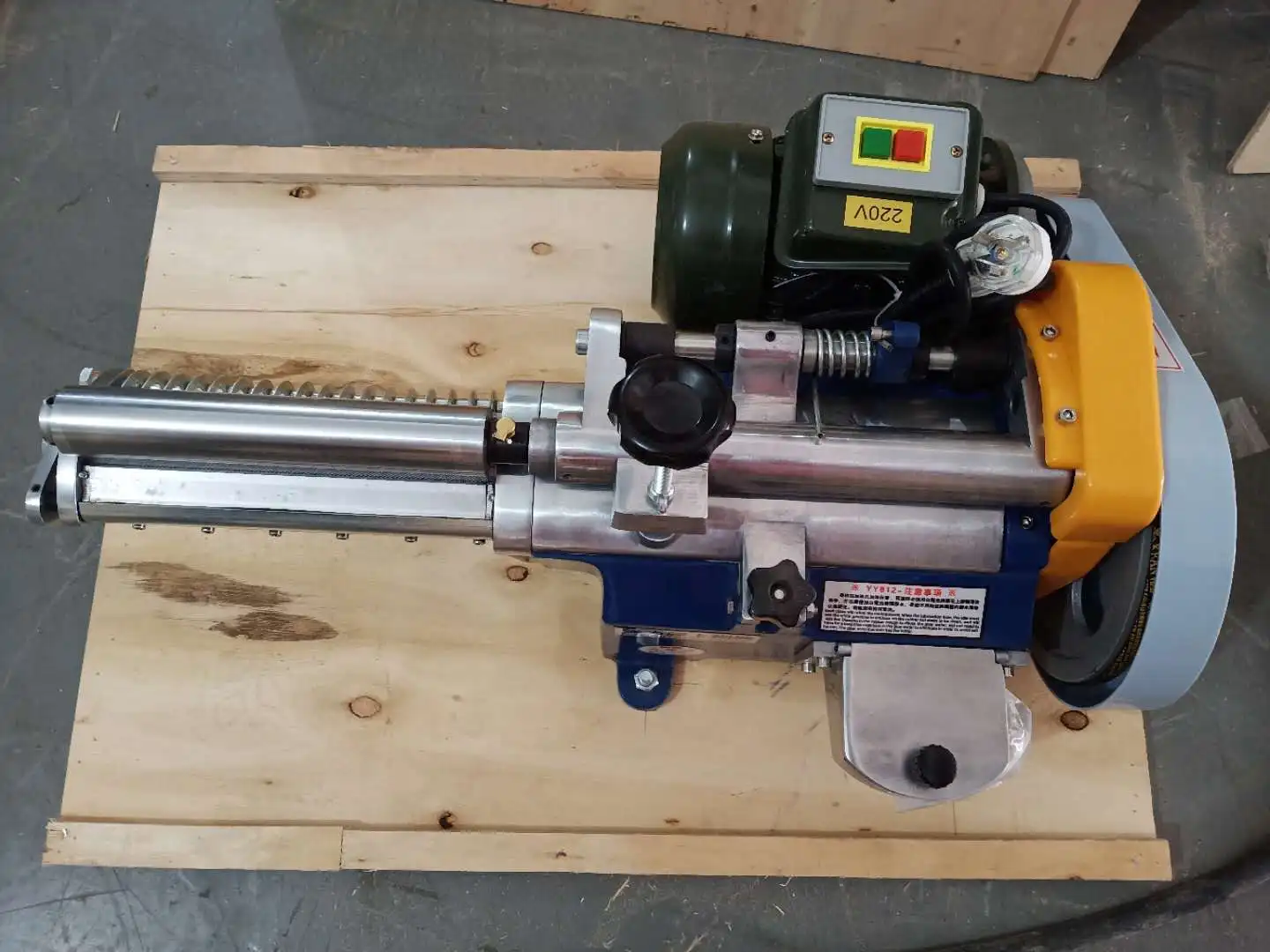 Железная роликовая прочная машина для нанесения желтого клея для стельки