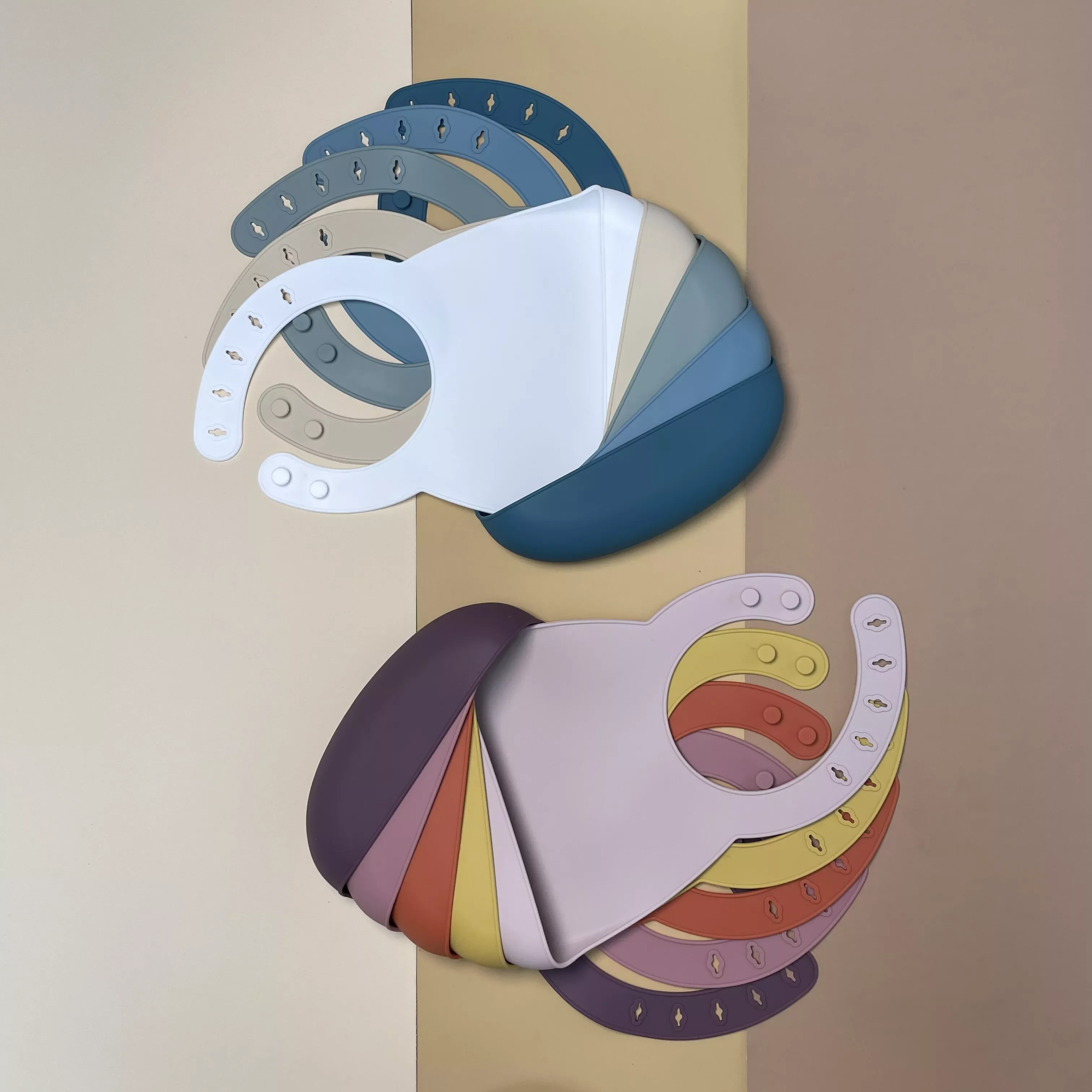 Waterproof Soft Baby Feeding Silicone Bibs Met Gala BPA Free Printed Silicone Baby Bibs For Kids