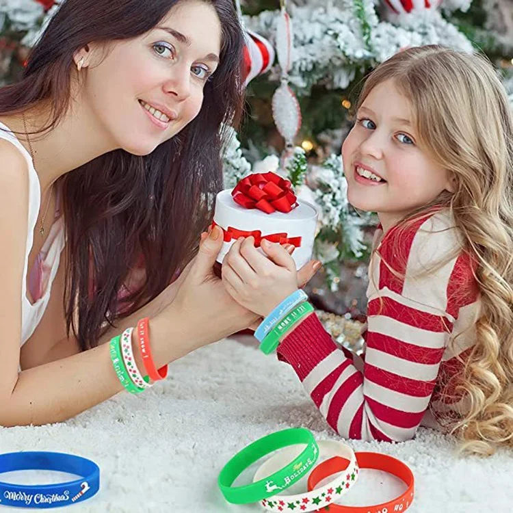 2.63inch Christmas Silicone Bracelets Xmas Rubber Band Bracelets Accessories Gift for Kids Holiday Decoration Wrist Band Party