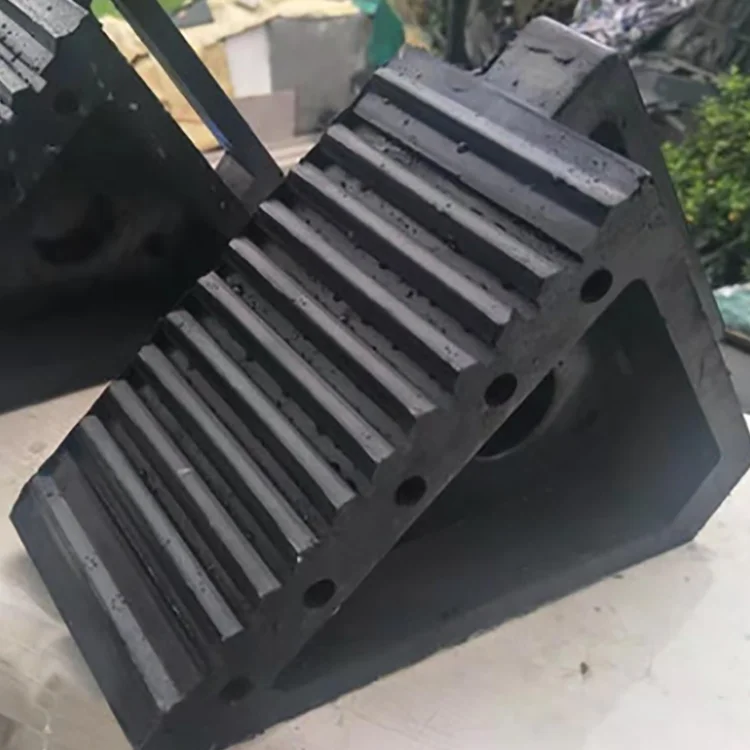 Hot Sale Small Portable Lightweight Parking Safety Prevent Rolling Rubber Wheel Chocks Vehicle Tire Chock