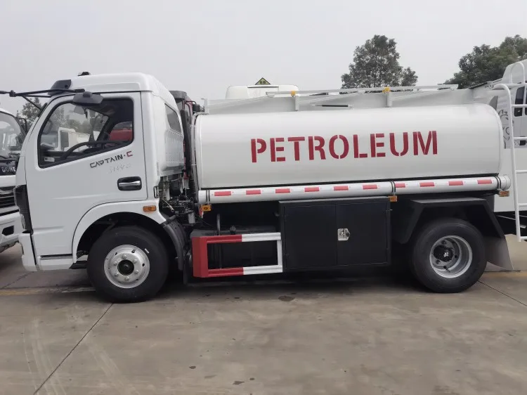 Dongfeng Euro III Right-hand Drive Refuelling Vehicle Refuel the machine 120ps two-wheel drive