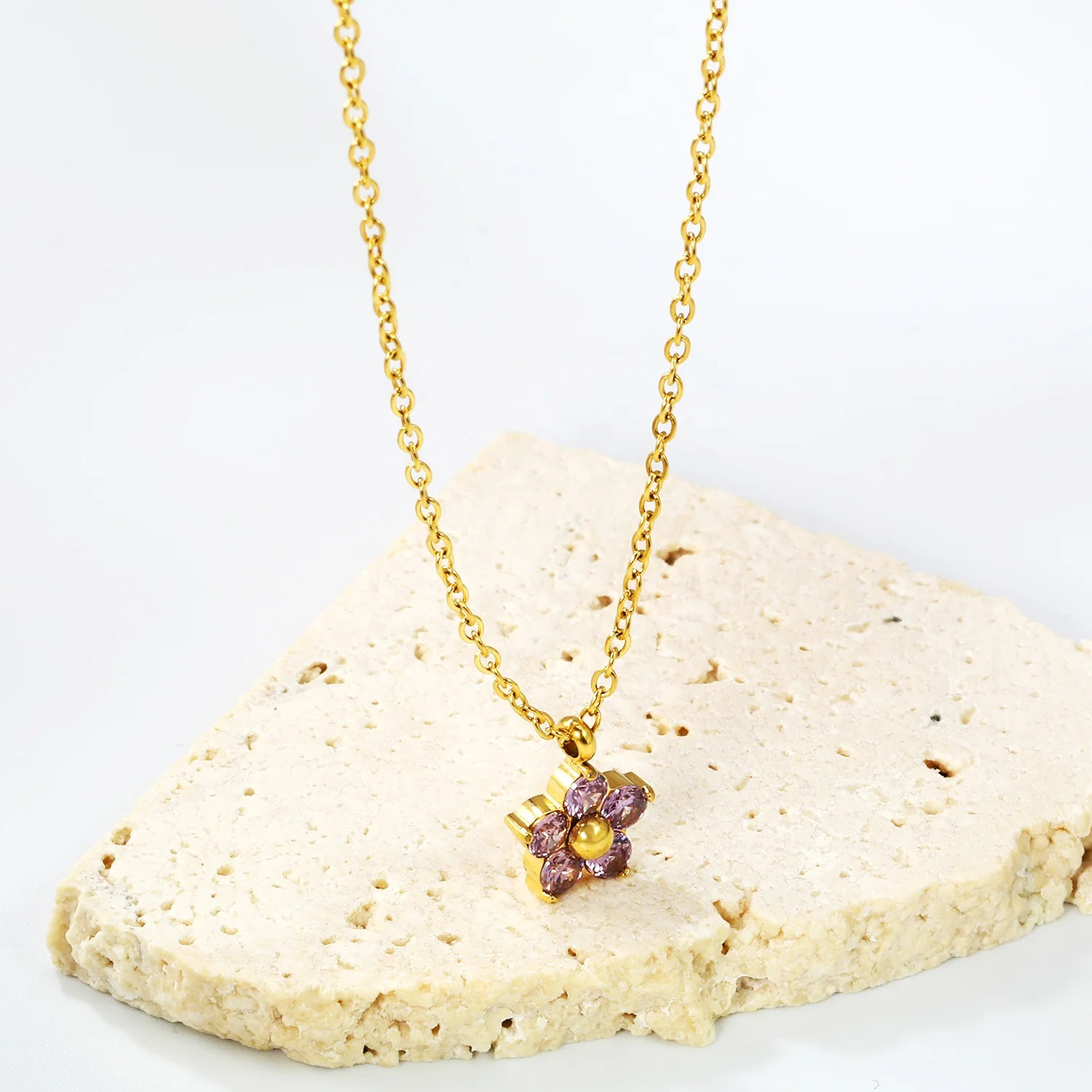 Wholesale Crystal fashion jewelry necklaces Korea Style Stainless Steel 18K Gold Plated Zircon Tiny Flower Necklace For Women