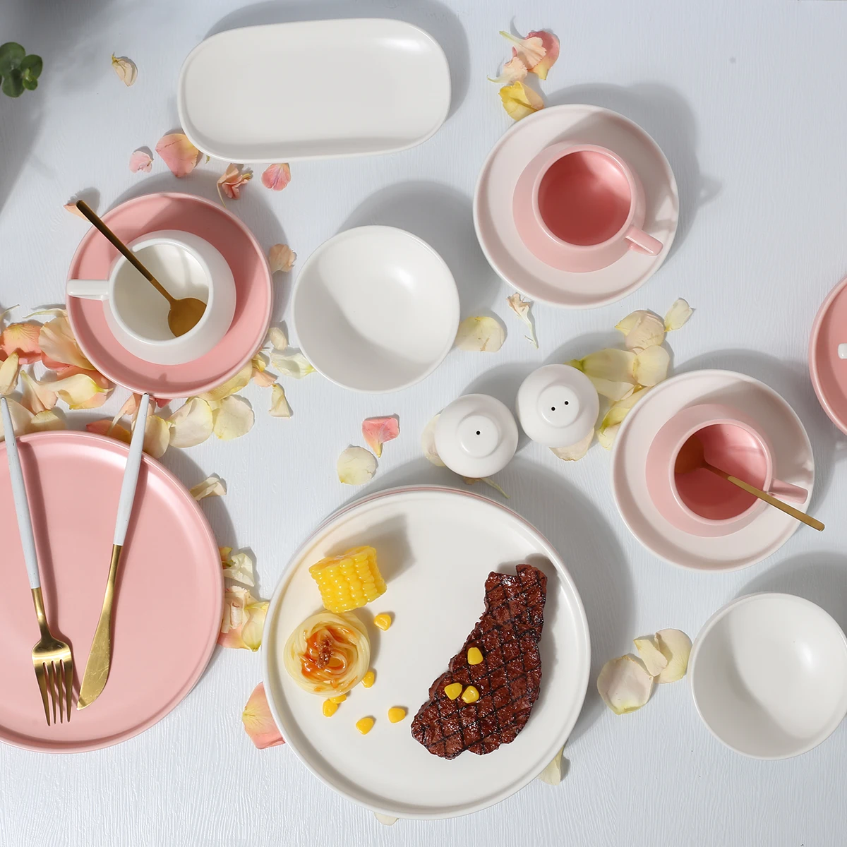 Nordic Style White Ceramic Plate Matte Pink Round Shape Dinner Set Cheap Porcelain Tableware